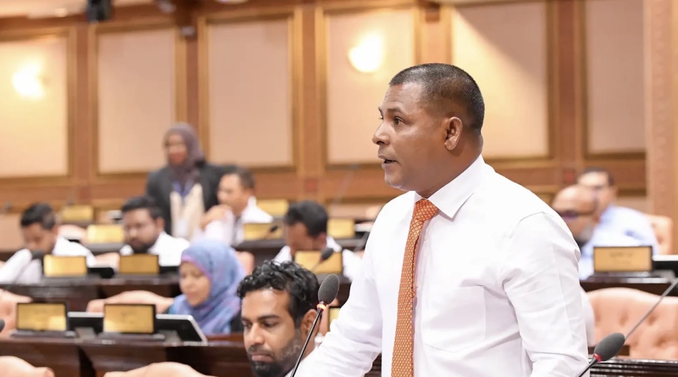 މުއައްސަސާތަކުގެ ވެރިން އިސްތިއުފާ ދެނީ ސަރުކާރަށް އޮތް އިތުބާރު ގެއްލުމުން : ވެލިދޫ މެމްބަރު އައްބާސް