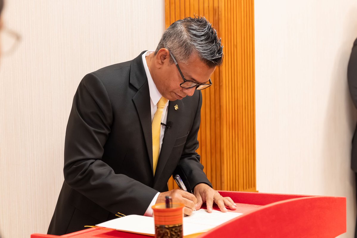 ހިތަދޫ އުތުރު ދާއިރާއަށް އިންތިޚާބުވި މެންބަރު ޞާދިޤު ހުވައިކުރައްވައިފި