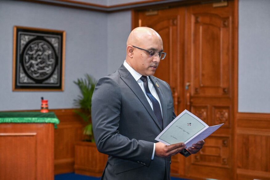 އާ މާލީ ވަޒީރަށް ރުހުން ދިނުމުގެ މައްސަލަ މަޖިލީހުގެ ކޮމިޓީއަށް