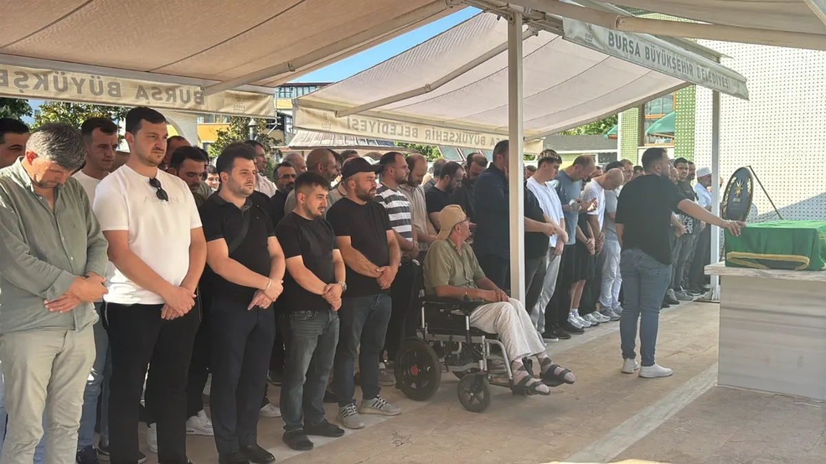 Trafik kazasında hayatını kaybeden minik Kerem Ali gözyaşları ile uğurlandı