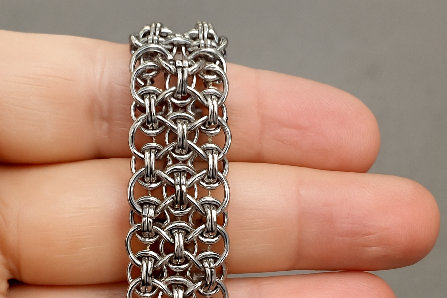 A Helm chain pattern.