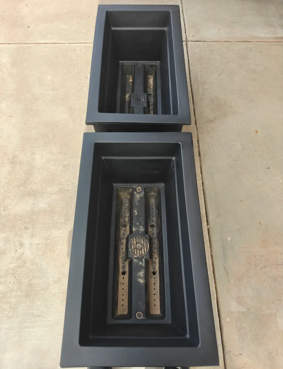 Mayne Fairfield Black Self-Watering Planters (Pair) - 20x36 thumbnail 4