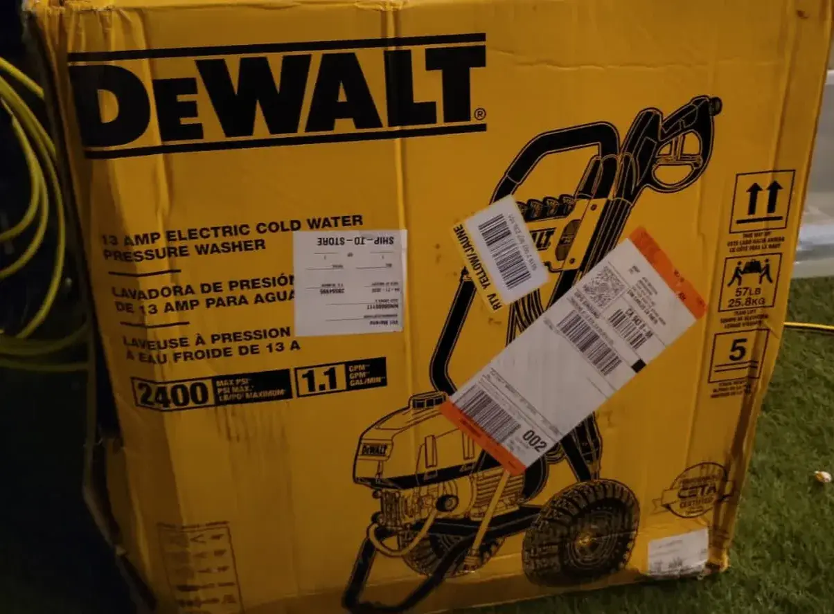 DEWALT DWPW2400 Electric Pressure Washer 2400 PSI 1.1 GPM Cold Water thumbnail 6