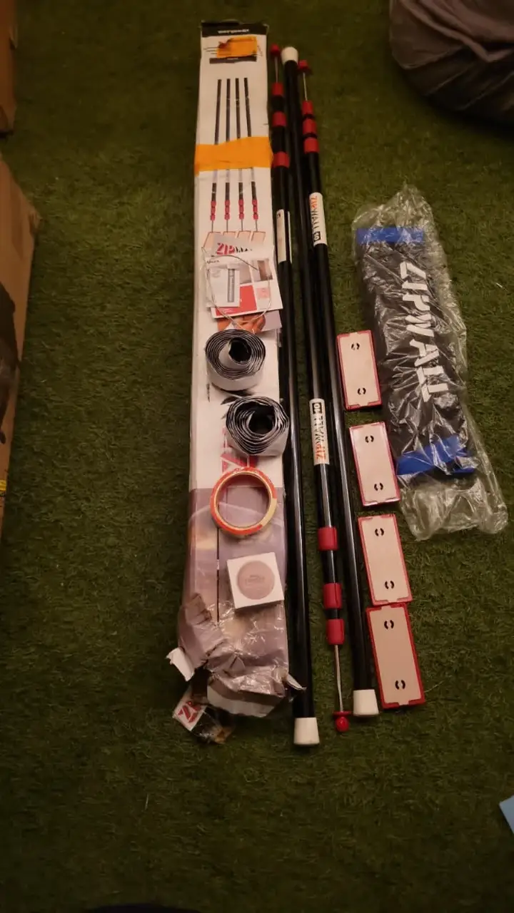 ZipWall HD Dust Barrier System Kit with 3 Poles & Carry Bag---it is missing one pole, only 3 in box thumbnail 2