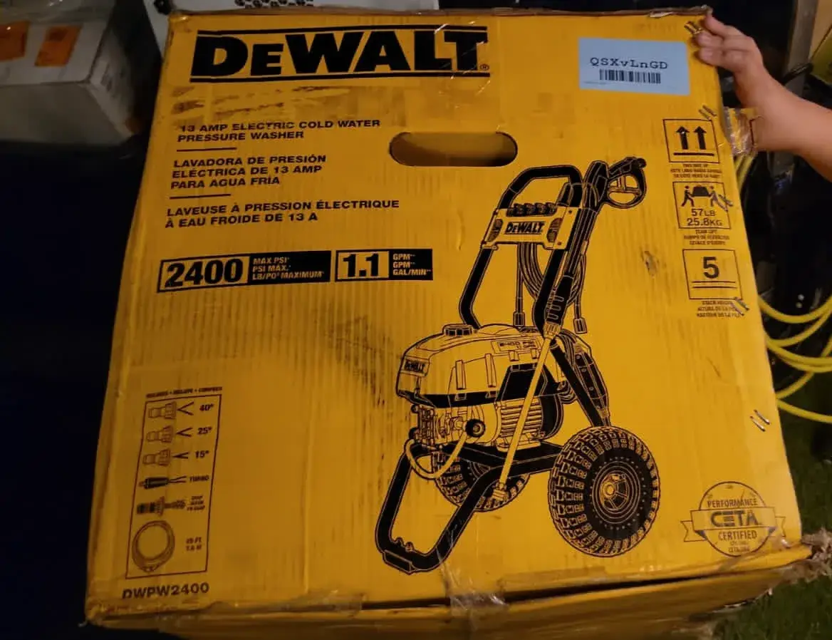 DEWALT DWPW2400 Electric Pressure Washer 2400 PSI 1.1 GPM Cold Water thumbnail 7
