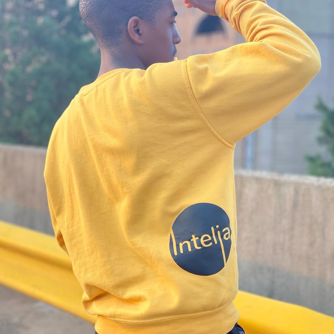 Intelia Mug on a desk