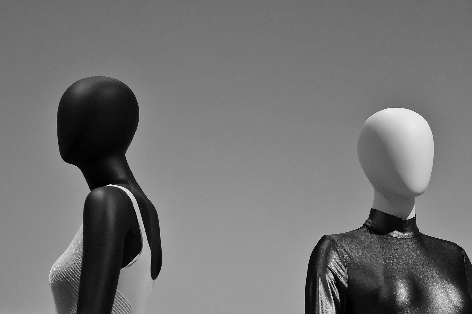 Als Modedesign-Studentin Geld verdienen: Custique ist der Marktplatz für Custom Streetwear.