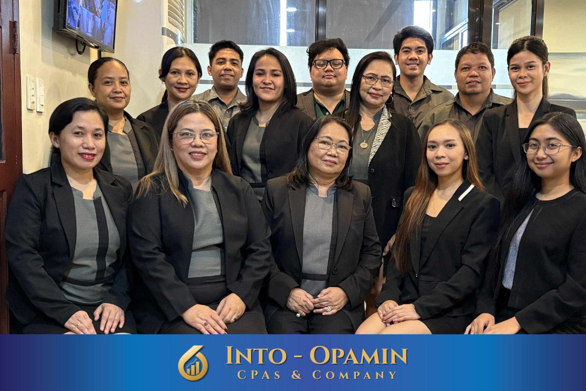 Thumbnail for Another group photo of the team.