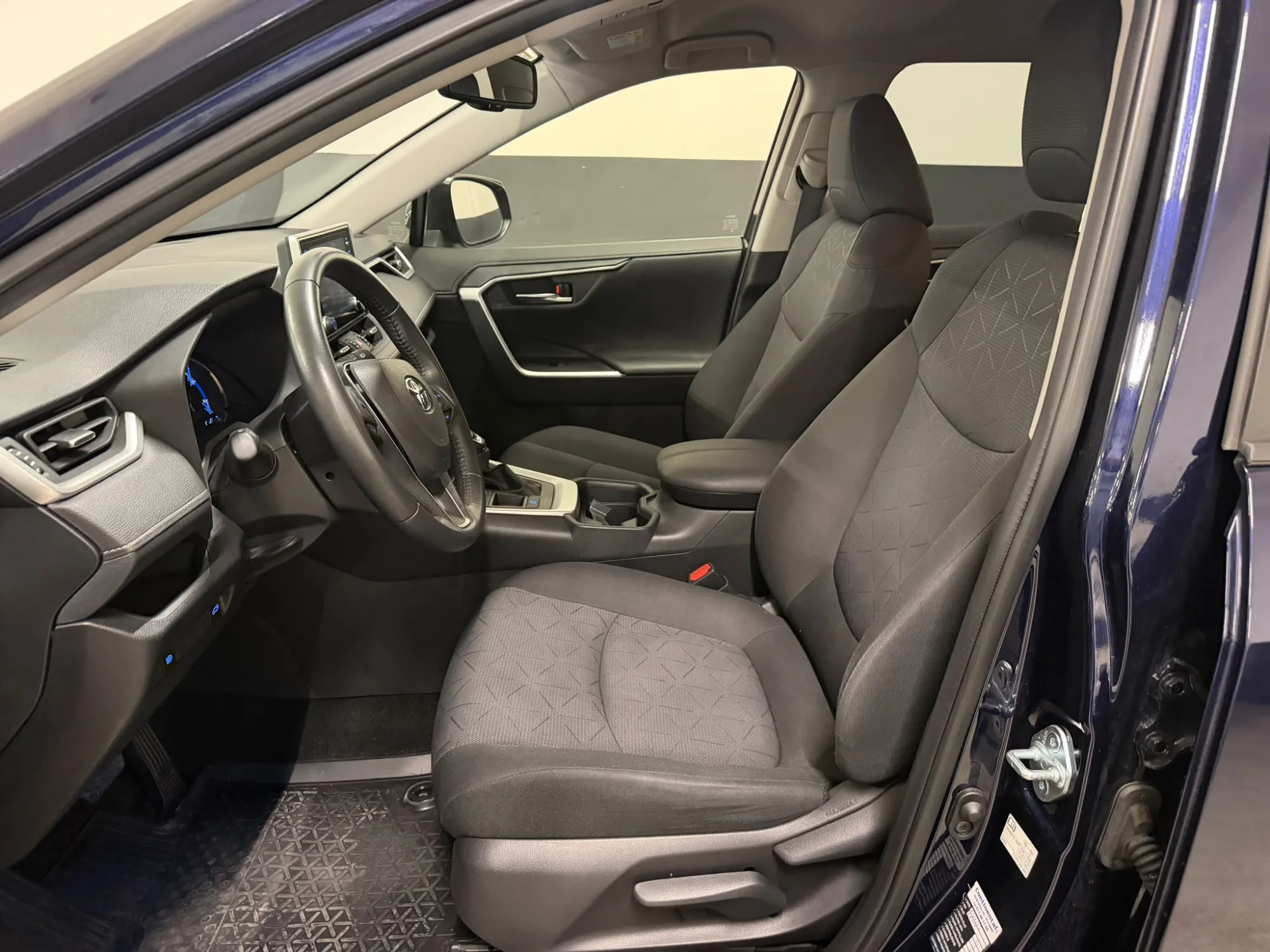 Anteprima 14 di TOYOTA RAV 4