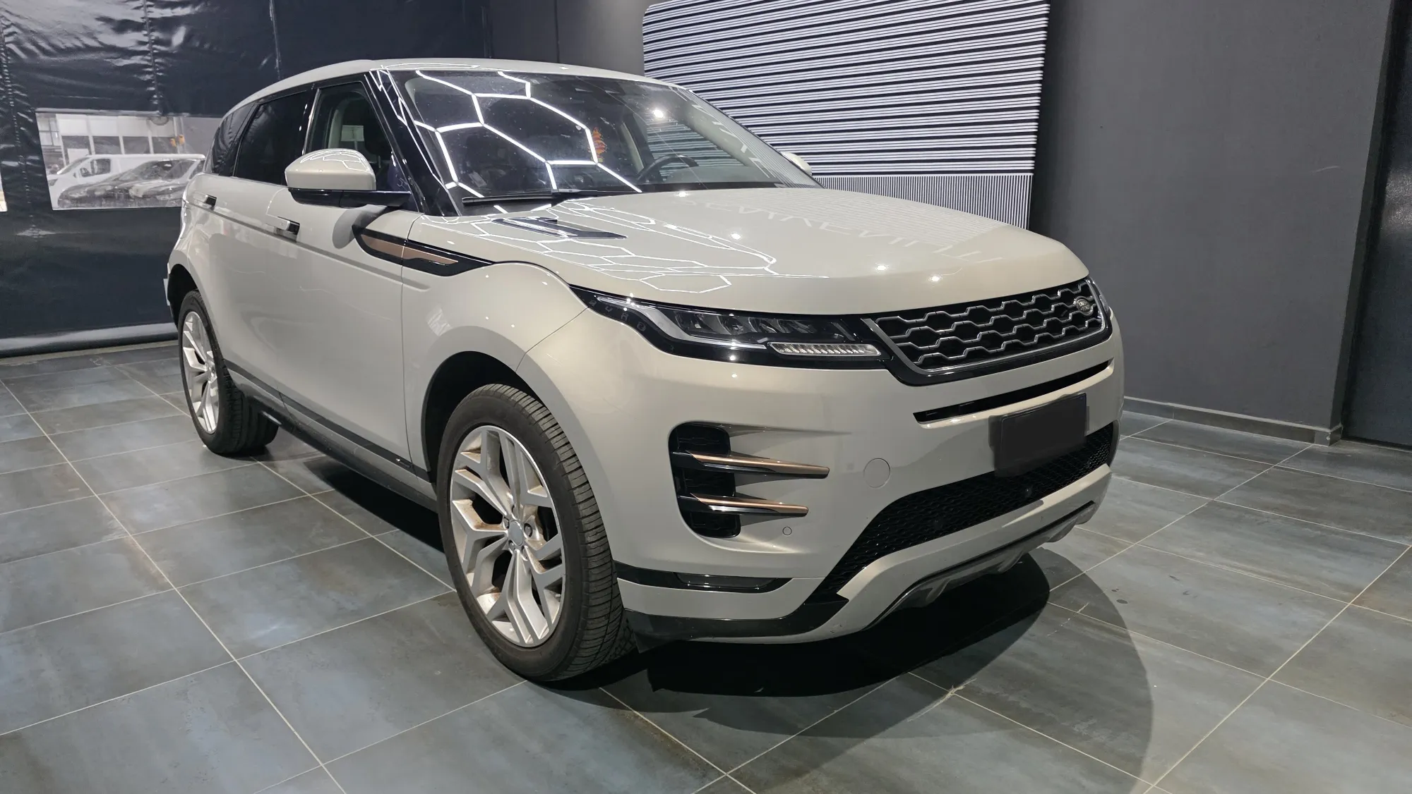 Anteprima 5 di LAND ROVER Range Rover Evoque