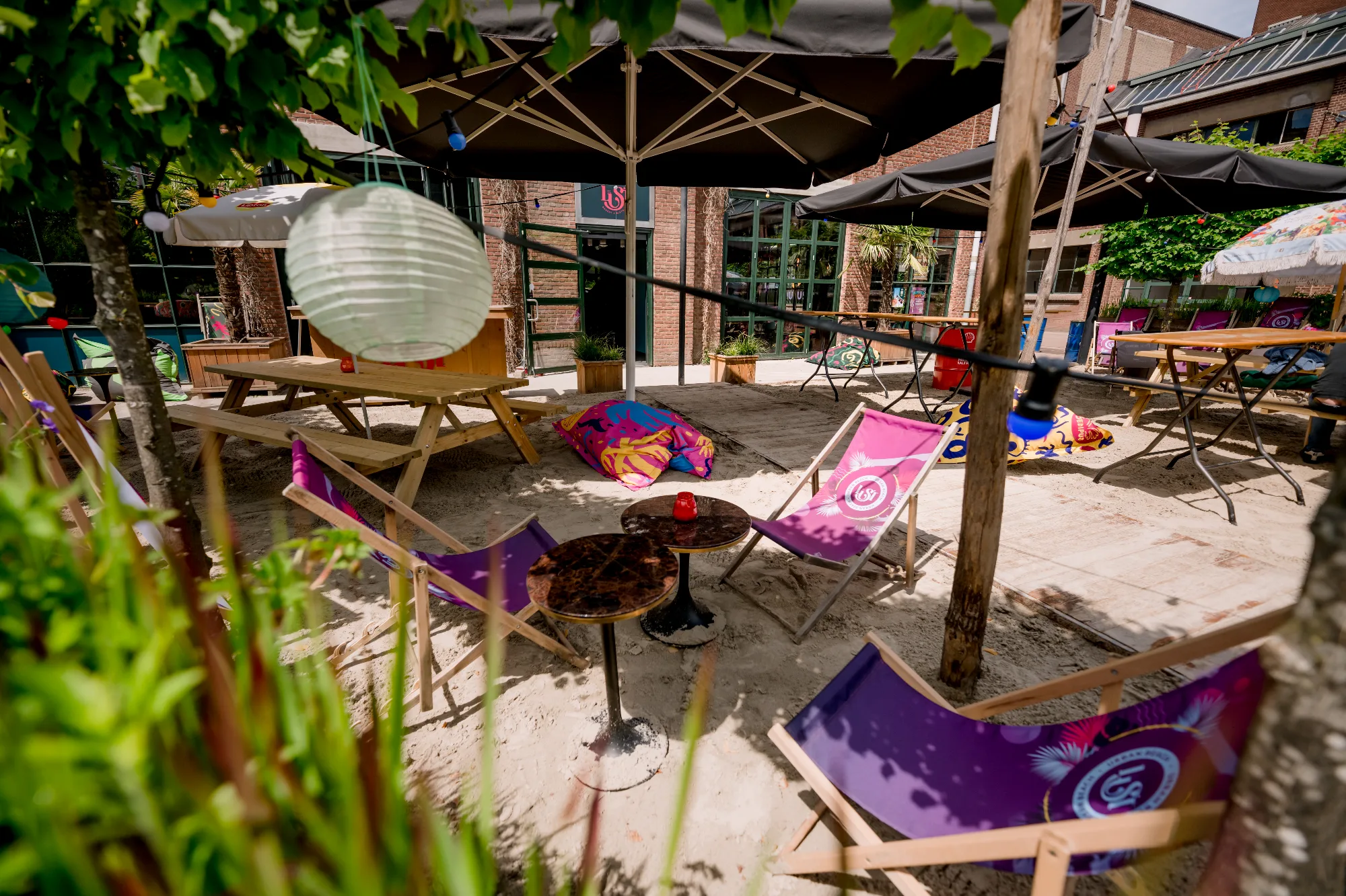 Terras & buiten bij Lust Hengelo