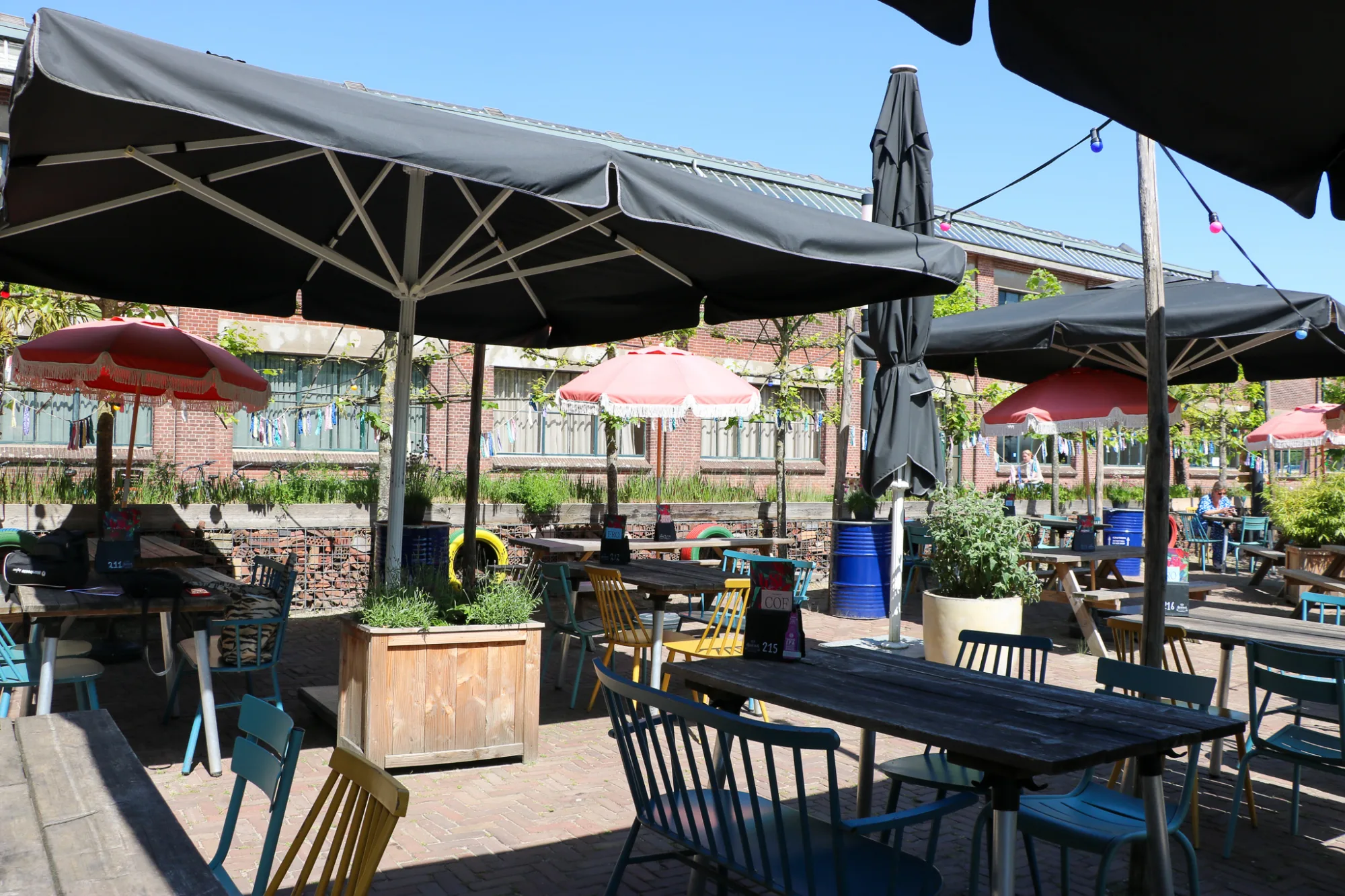 Terras & buiten bij Lust Hengelo