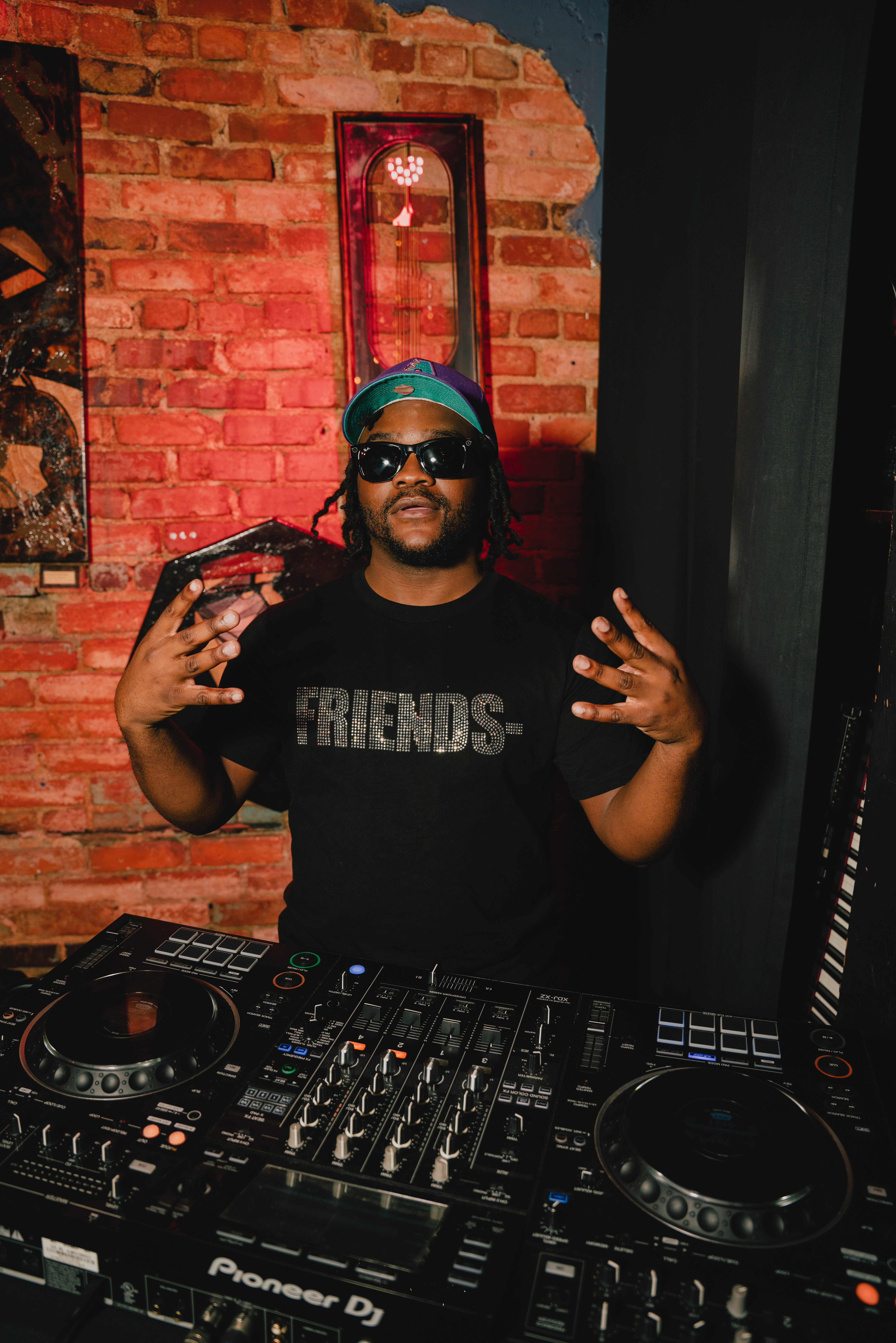 FIJIBOI DLO press photo 4