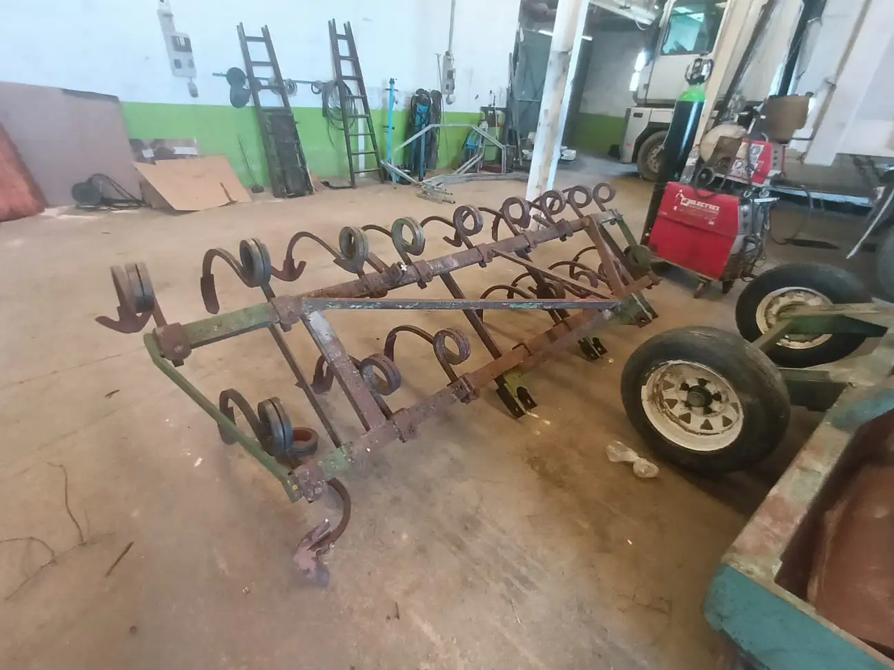 Cultivador de 17 brazos. - vista 3