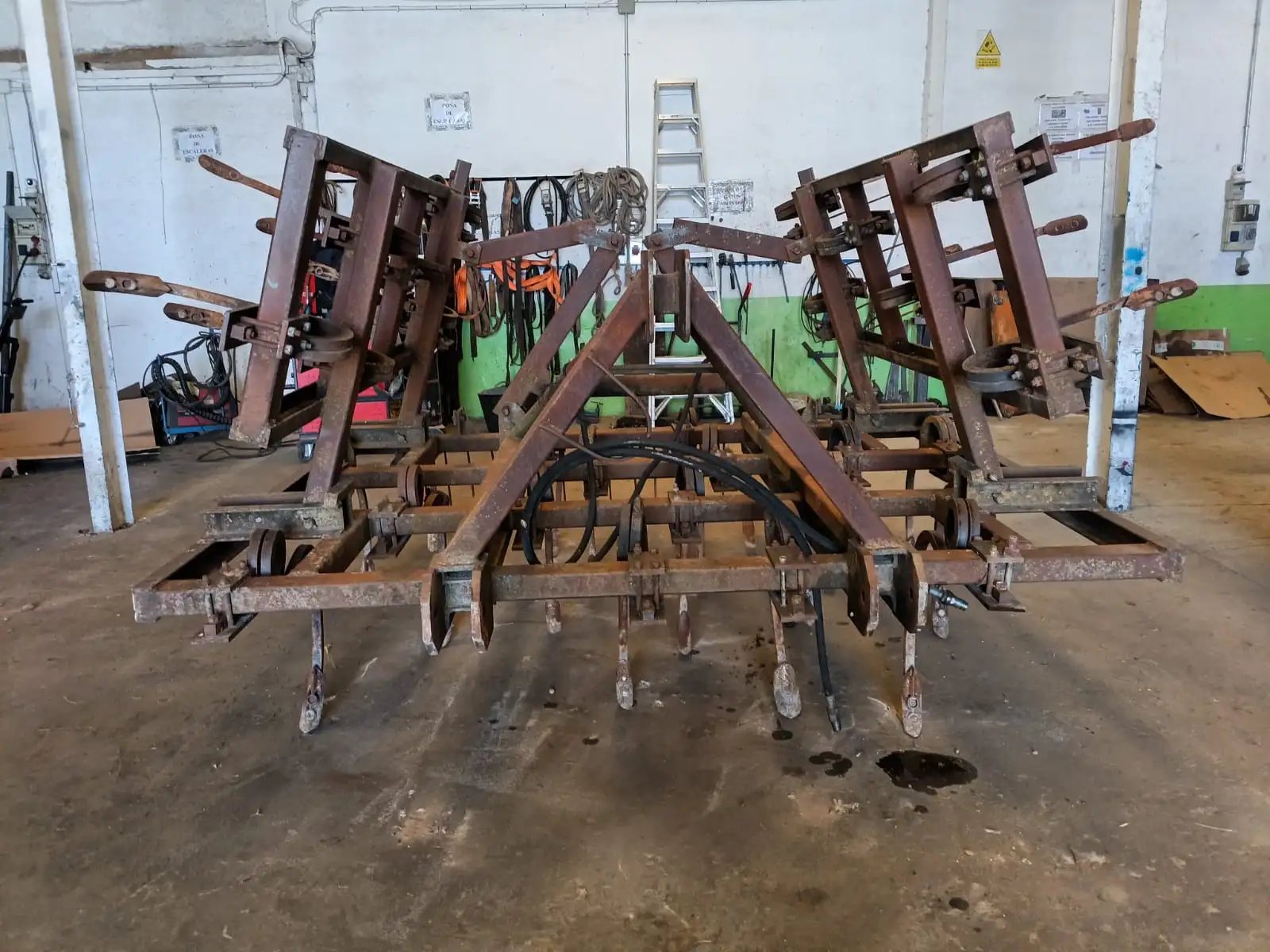 Cultivador de 4 filas de 4m hidráulico - vista 1