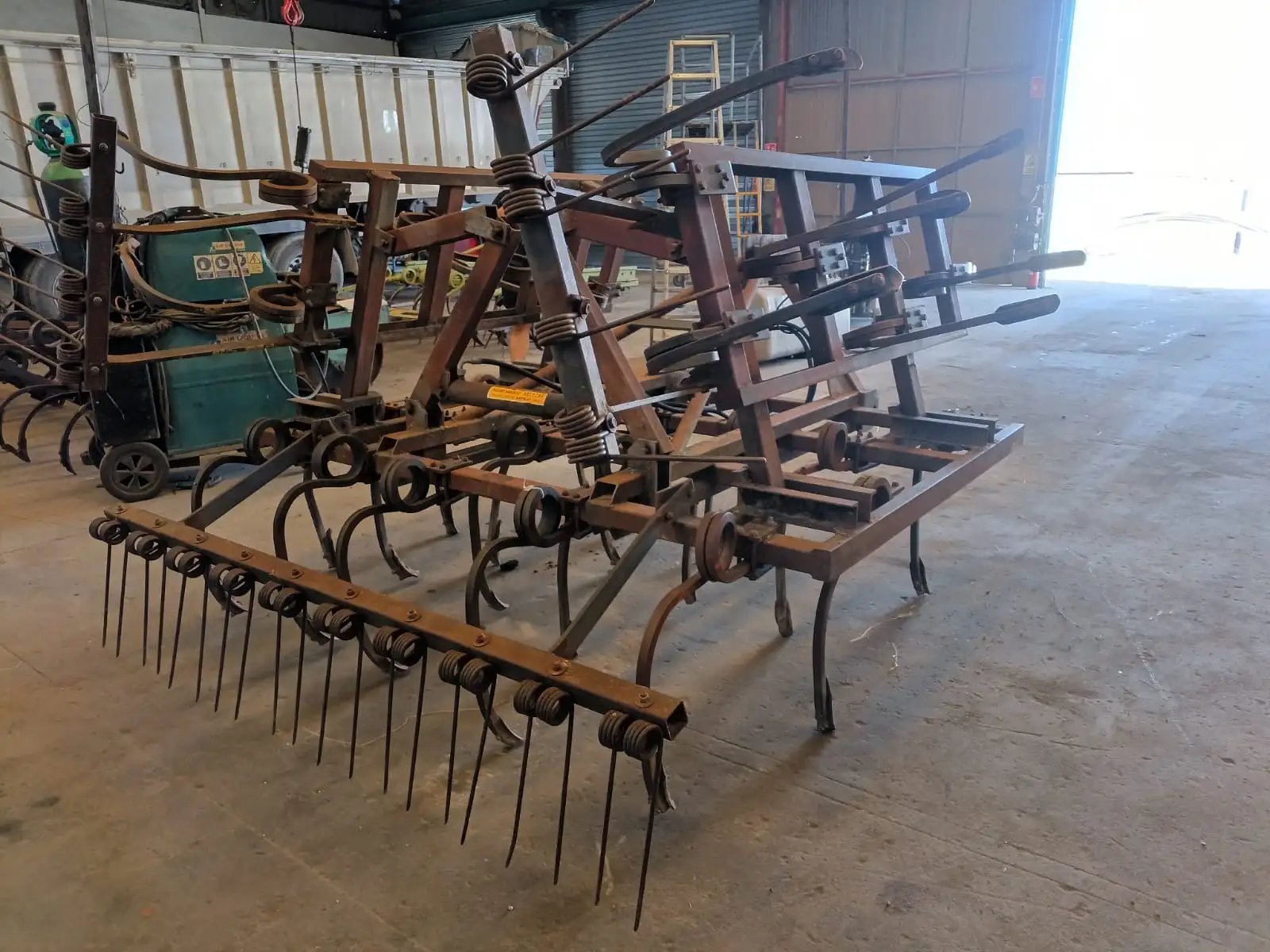 Cultivador de 4 filas de 4m hidráulico - Imagen del producto