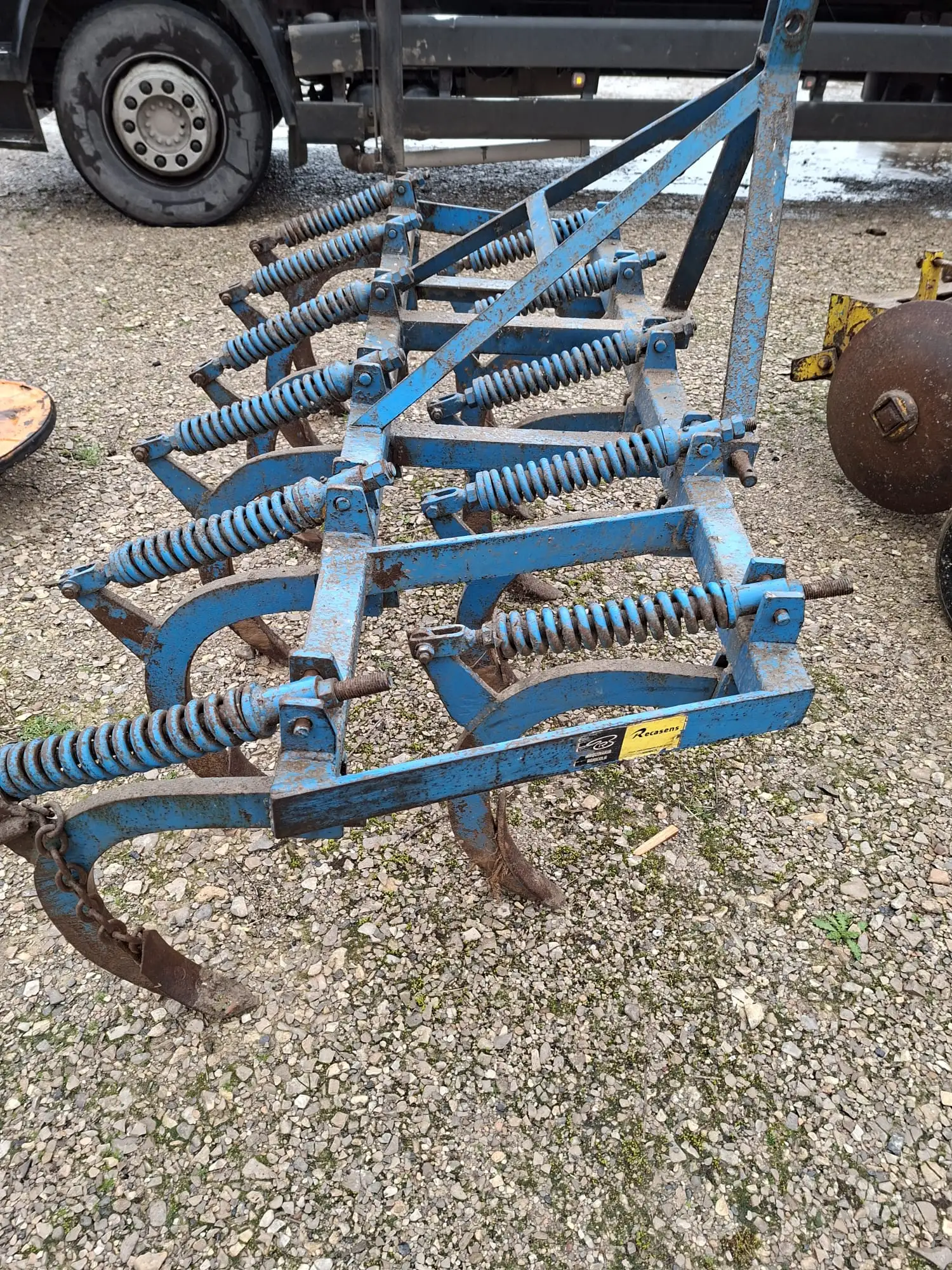 Cultivador de 11 brazos con muelles - Imagen del producto