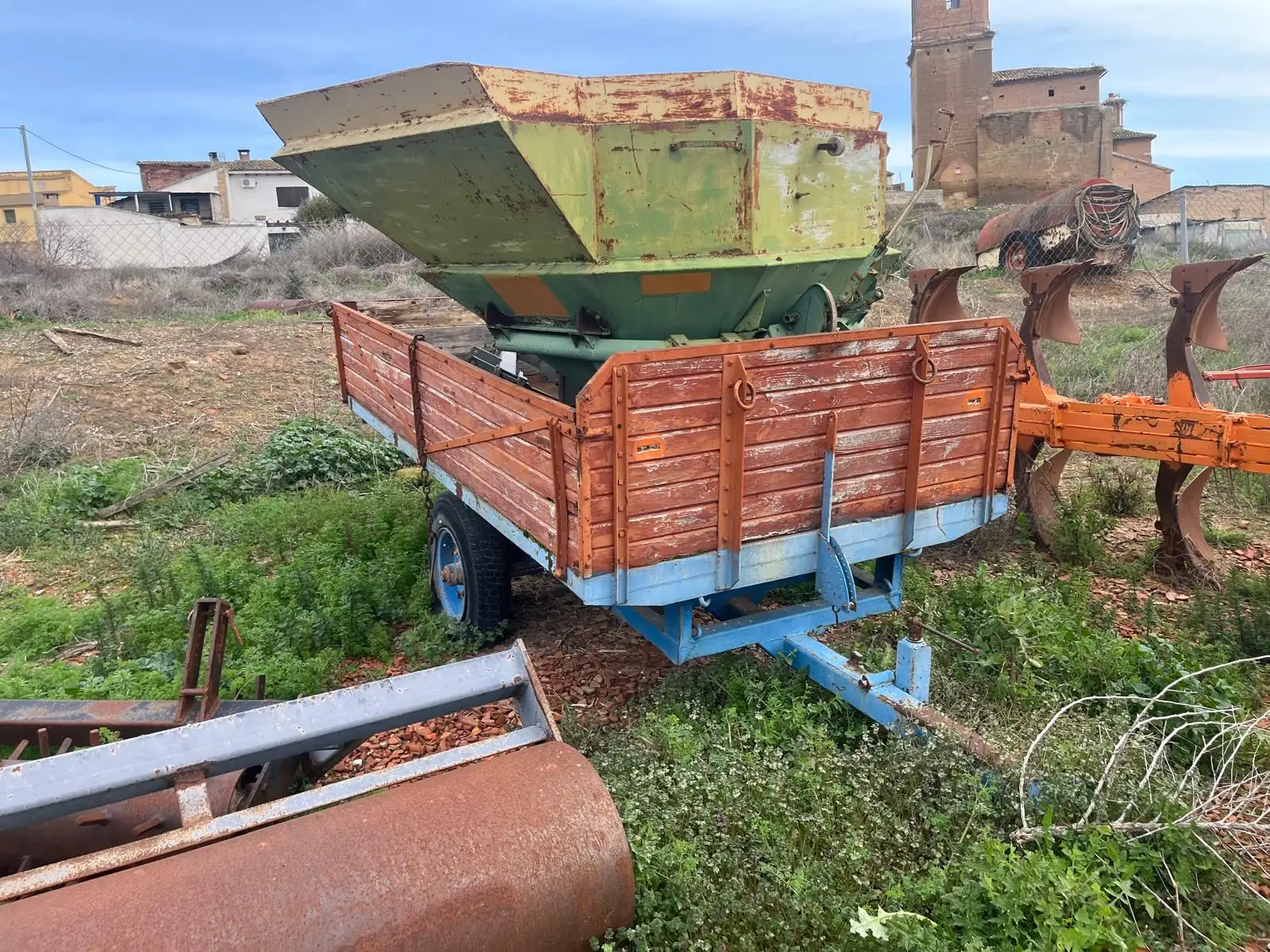 Remolque agrícola de madera de 1 eje con lanza recta - Imagen del producto