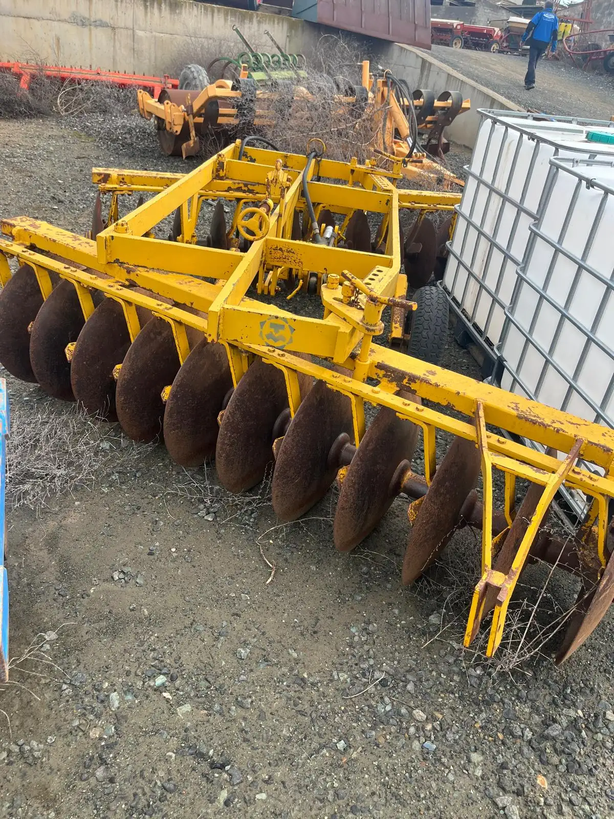 Grada de disco arrastrada Tractomotor de 22 discos | Gradas