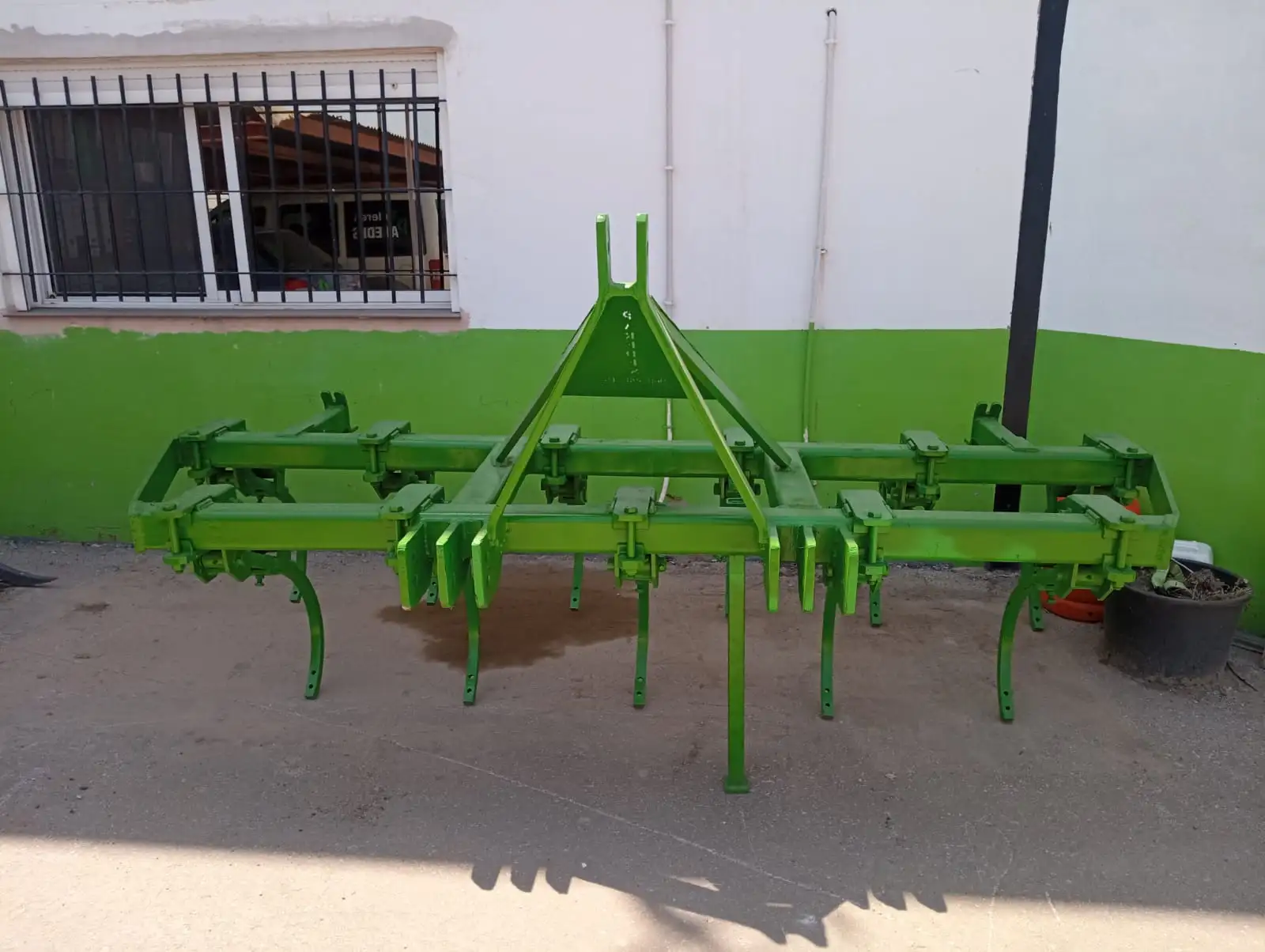 Cultivador de 11 patas con muelles - Imagen del producto