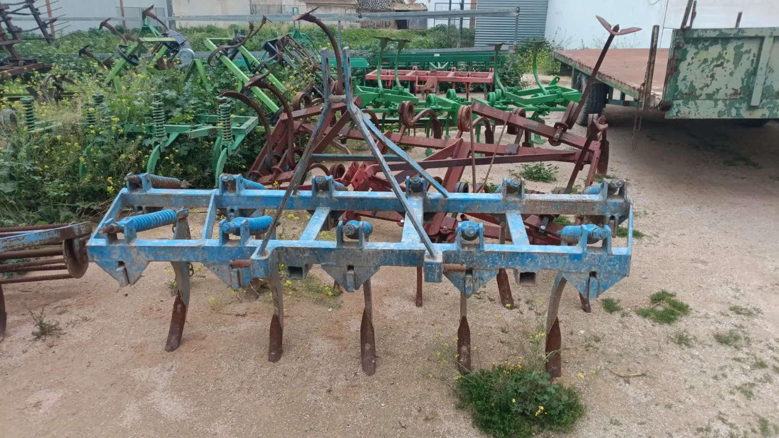 Cultivador de 11 brazos con muelles - vista 2