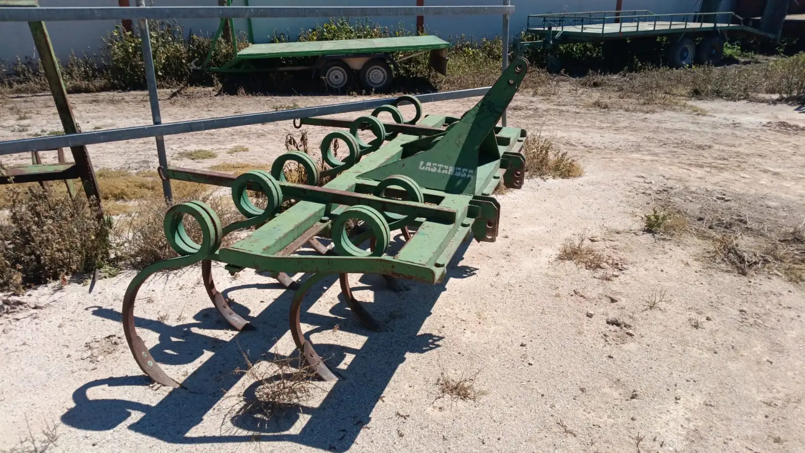 Cultivador de 13 brazos - vista 1