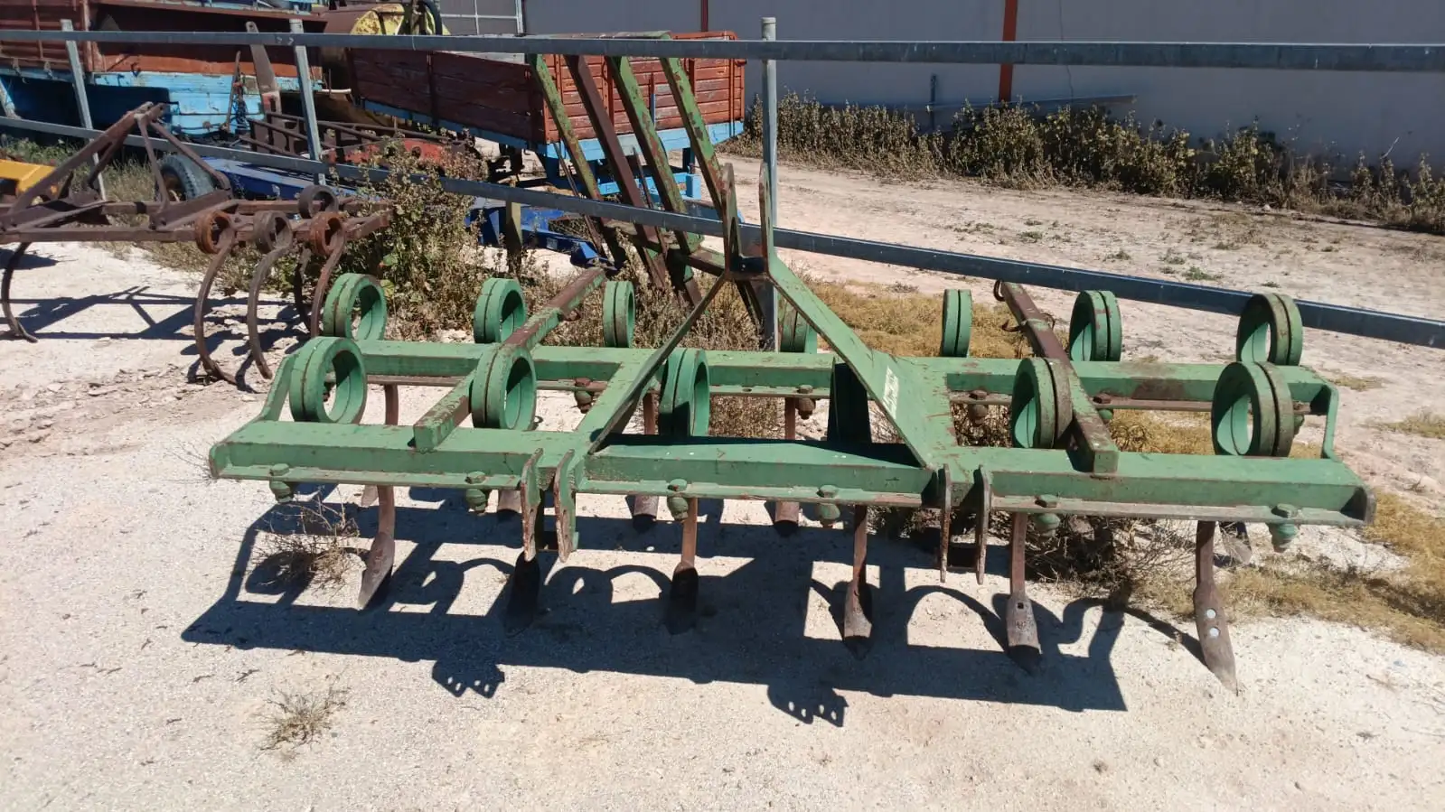 Cultivador de 13 brazos - vista 3