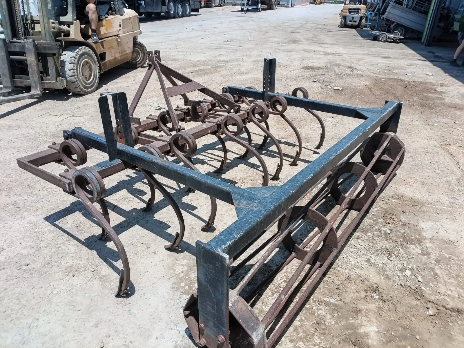 Cultivador de 13 brazos de 25 - vista 1