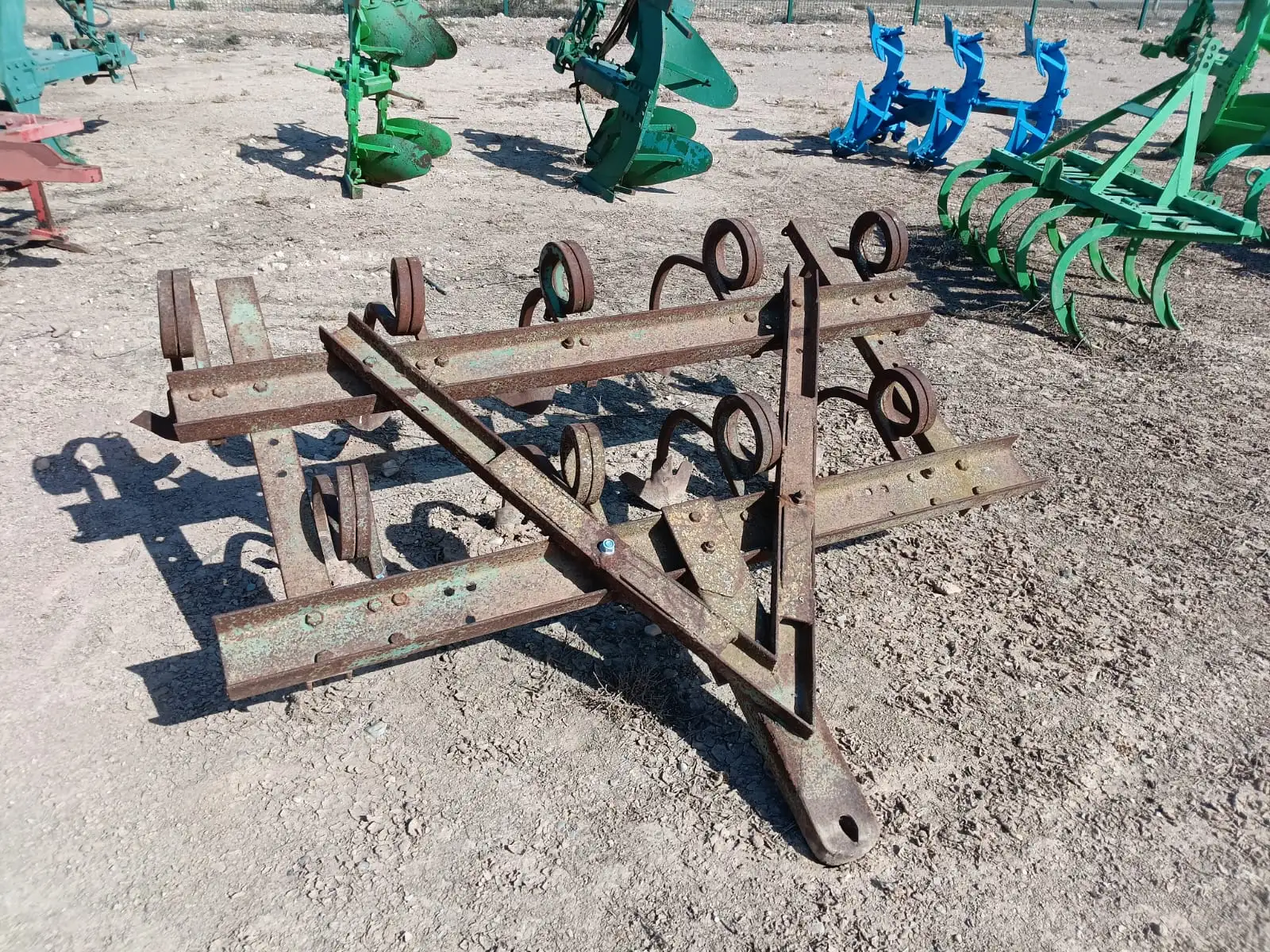 Cultivador de 9 brazos - vista 2