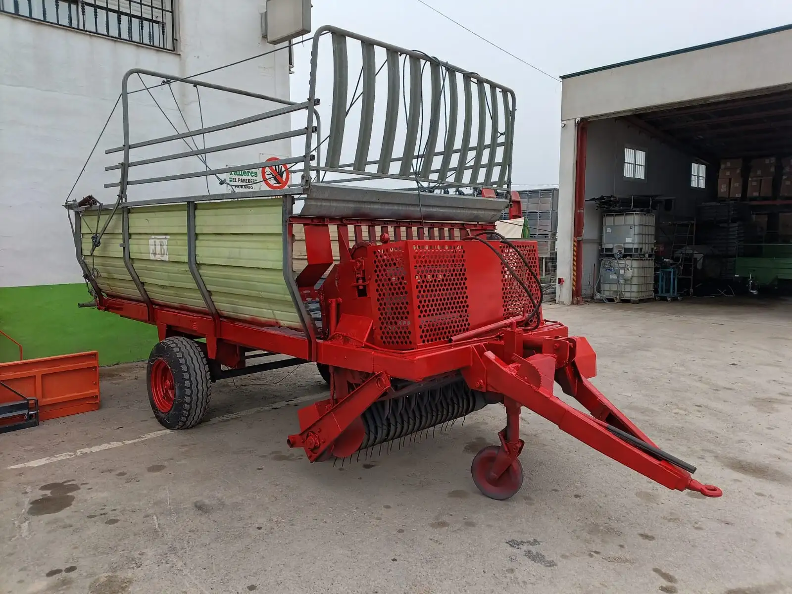 Remolque agrícola forrajero - vista 2