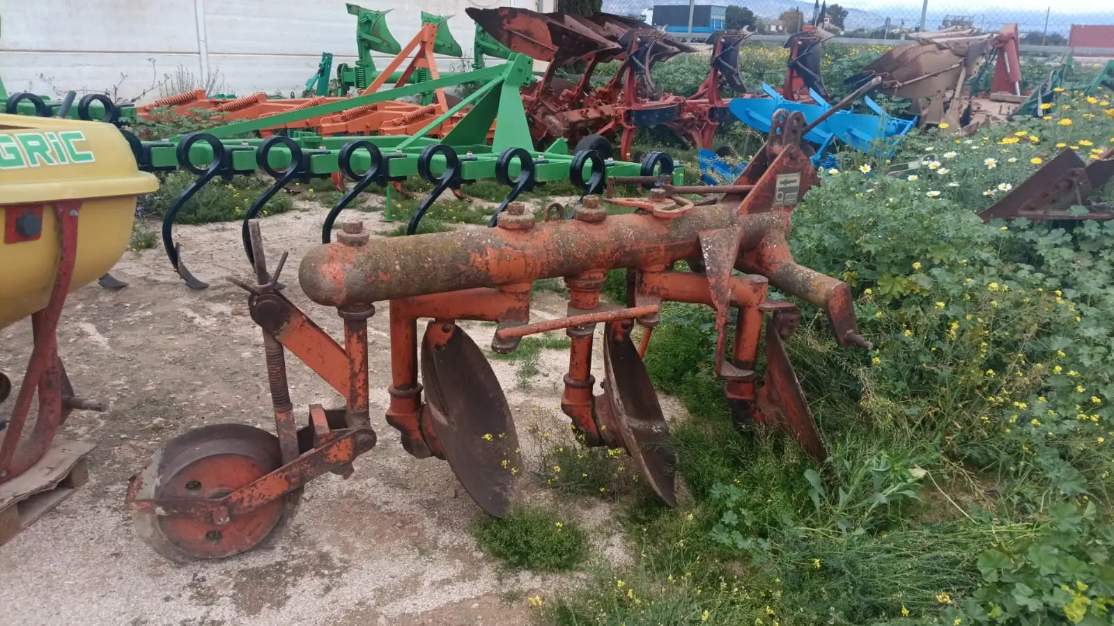 Tridisco artesanal con giro manual antiguo | gradas