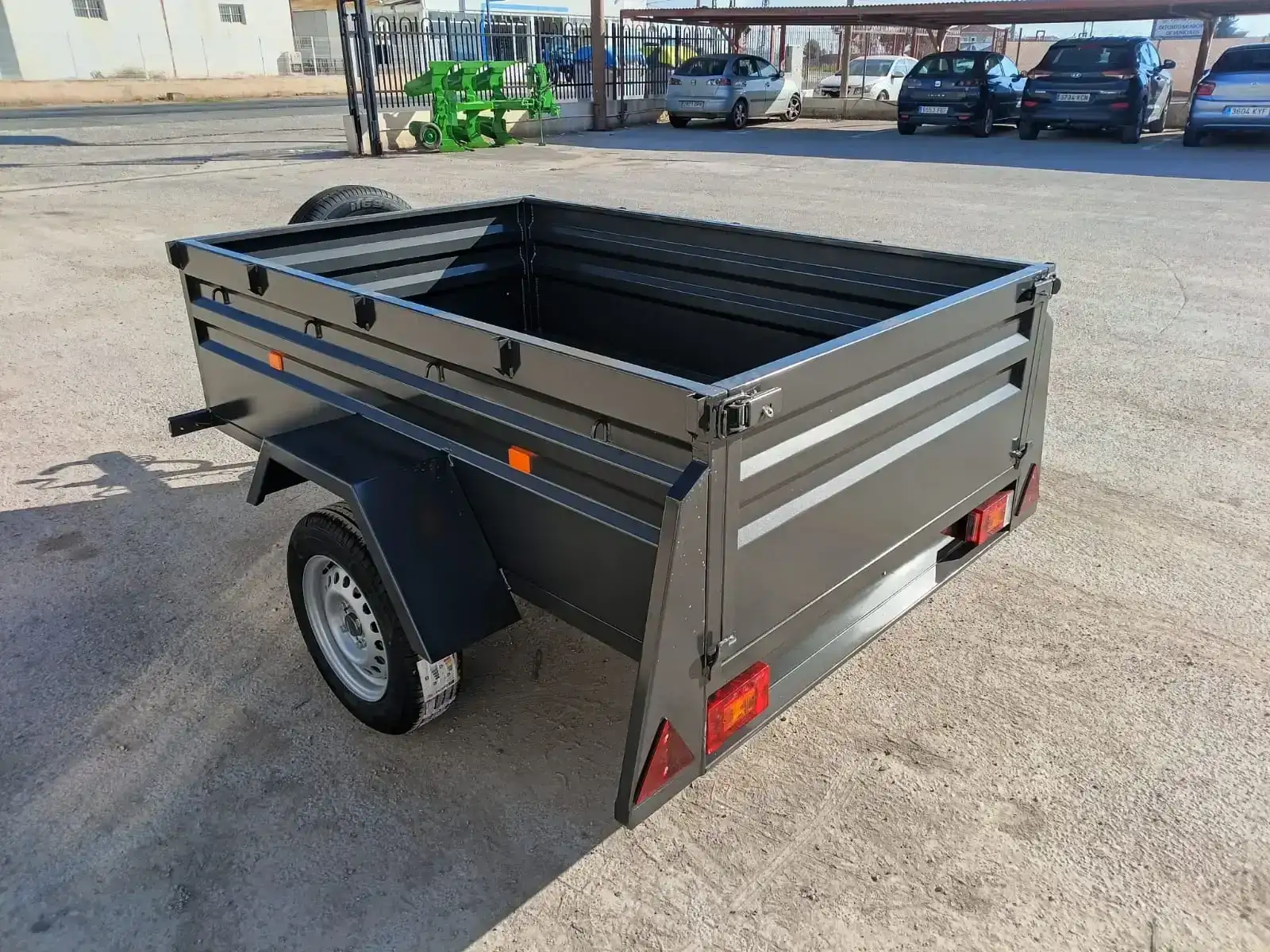 Remolque caja fija 1 eje 2000x1300x500 - vista 3
