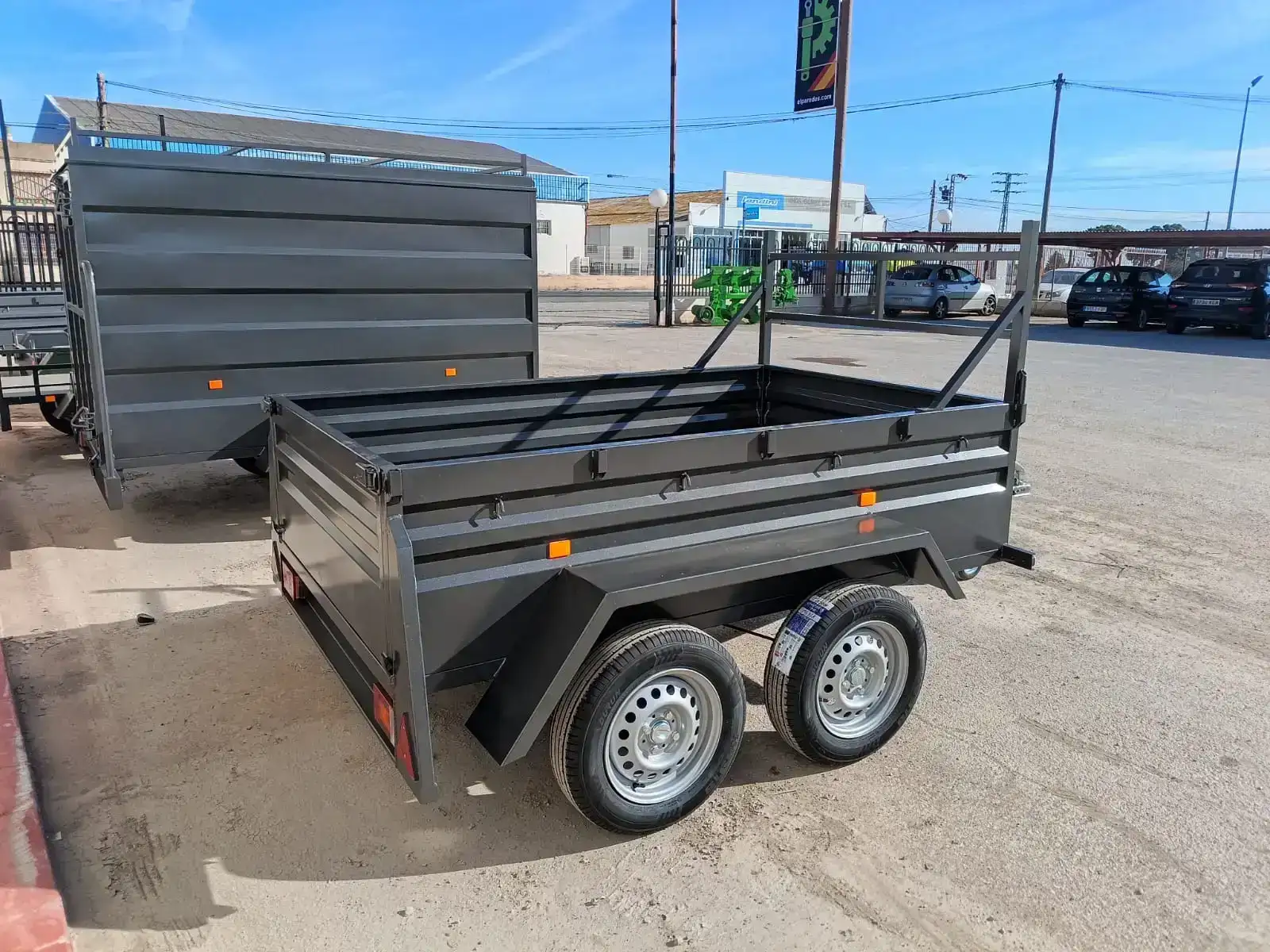 Remolque caja fija 2 ejes 2200x1400x500 - vista 2