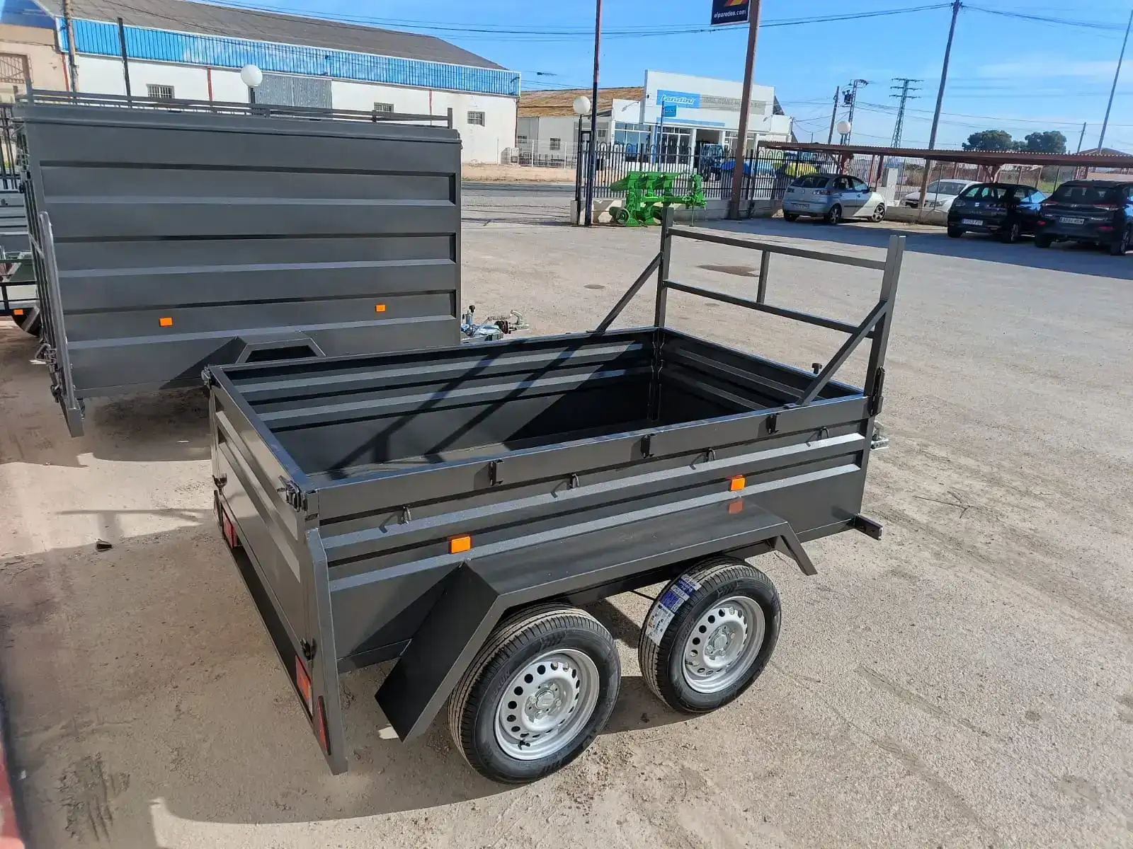 Remolque caja fija 2 ejes 2200x1400x500 - vista 3