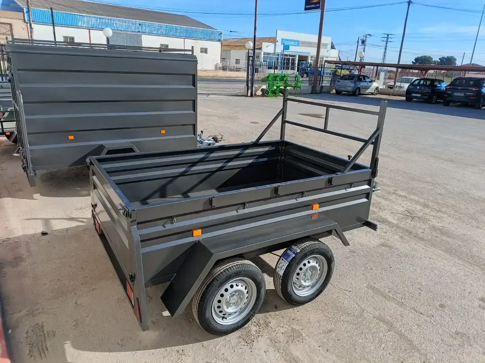 Remolque caja fija 2 ejes 2200x1400x500 - vista 3