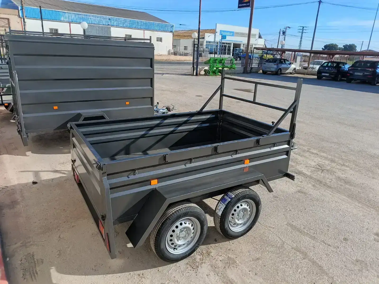 Remolque caja fija 2 ejes 2200x1300x500 - vista 3