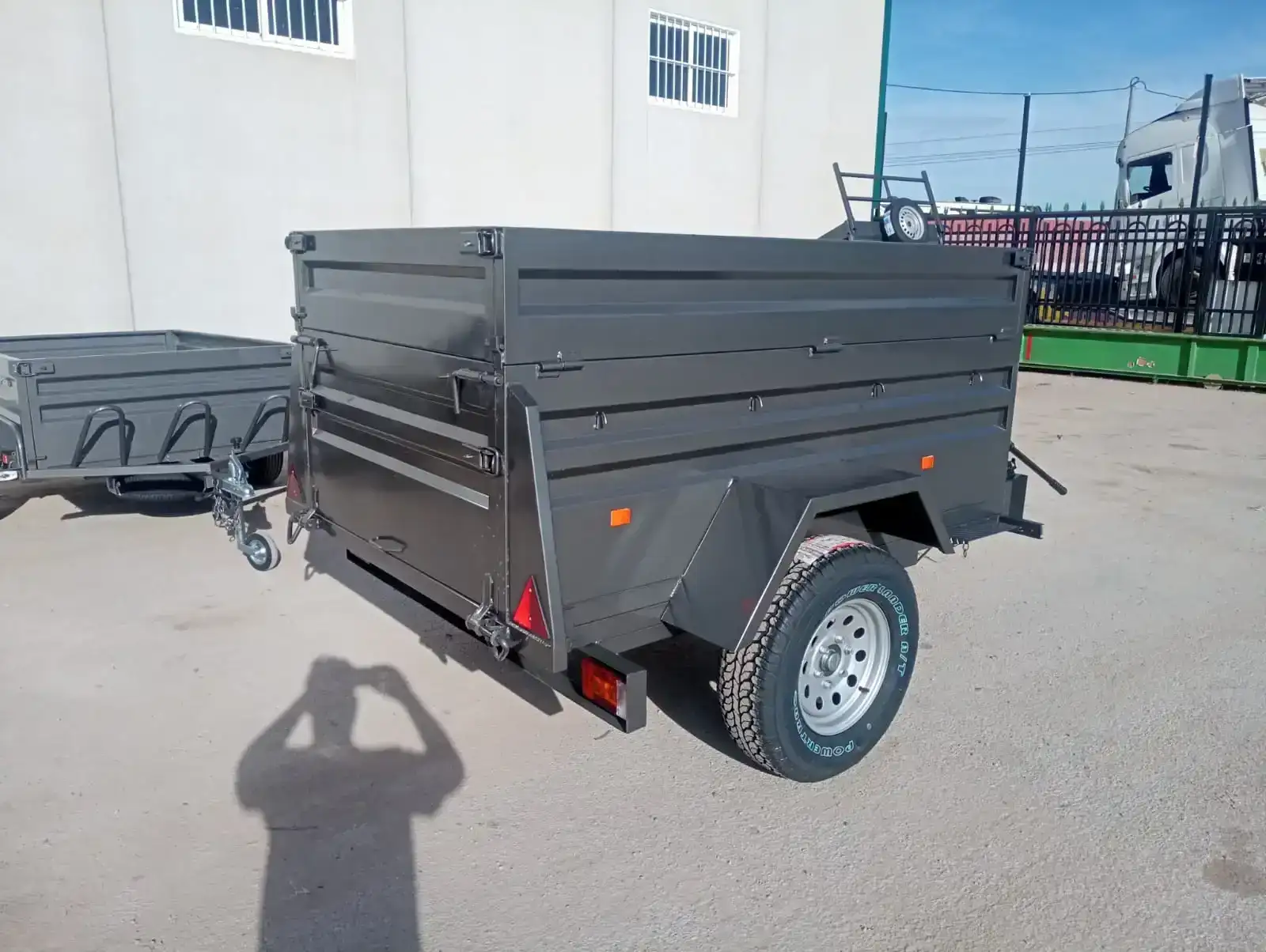 Remolque basculante todoterreno 1 eje 2200x1300x600+300 - vista 2