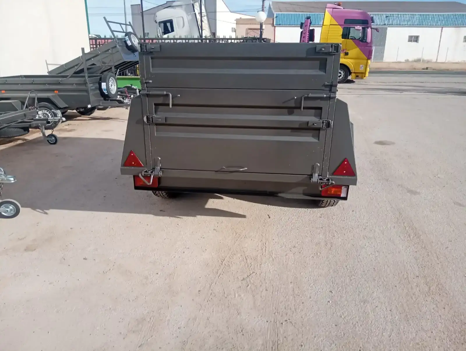 Remolque basculante todoterreno 1 eje 2200x1300x600+300 - vista 4
