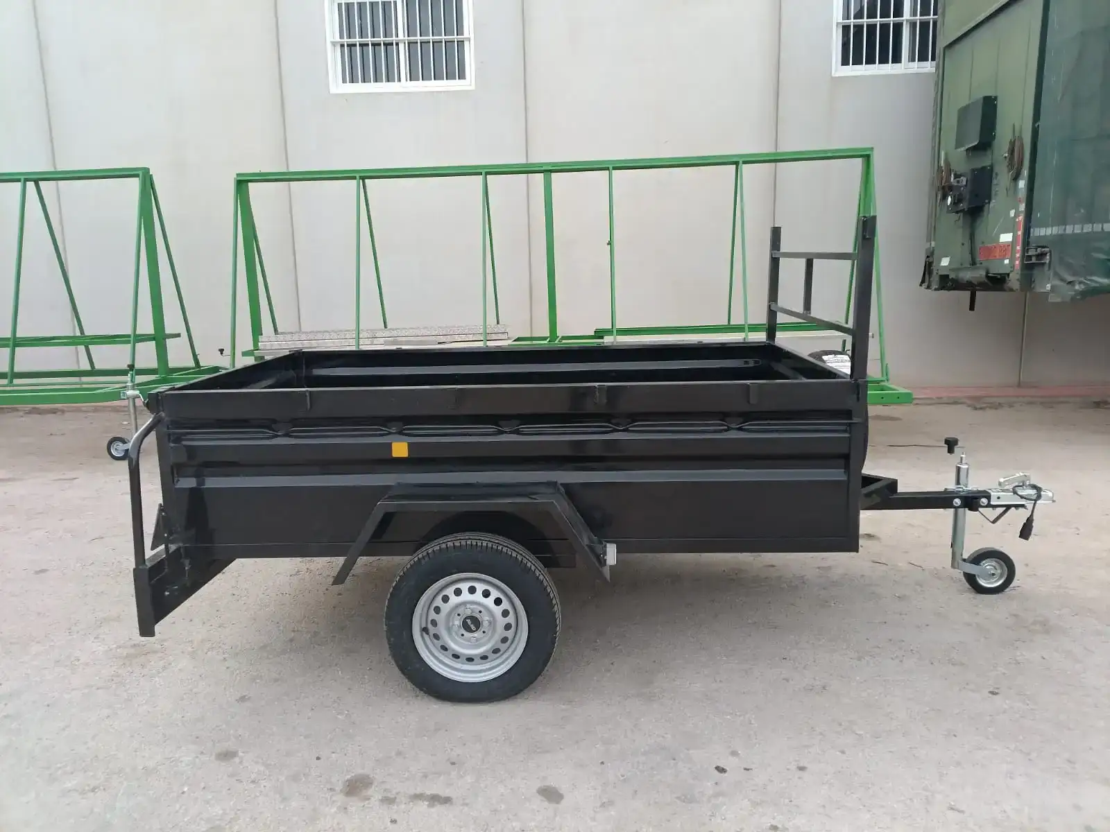 Remolque caja fija 1 eje 2300x1300x520 - vista 3