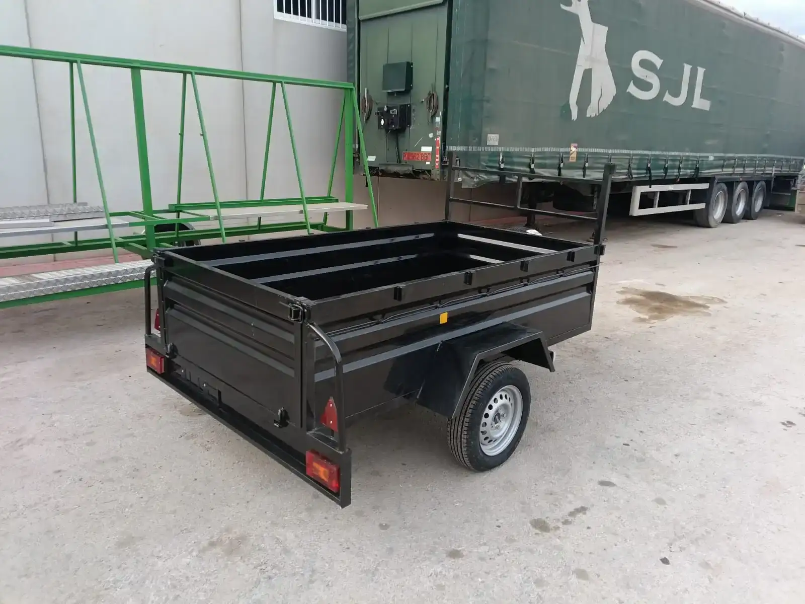 Remolque caja fija 1 eje 2300x1300x520 - vista 4