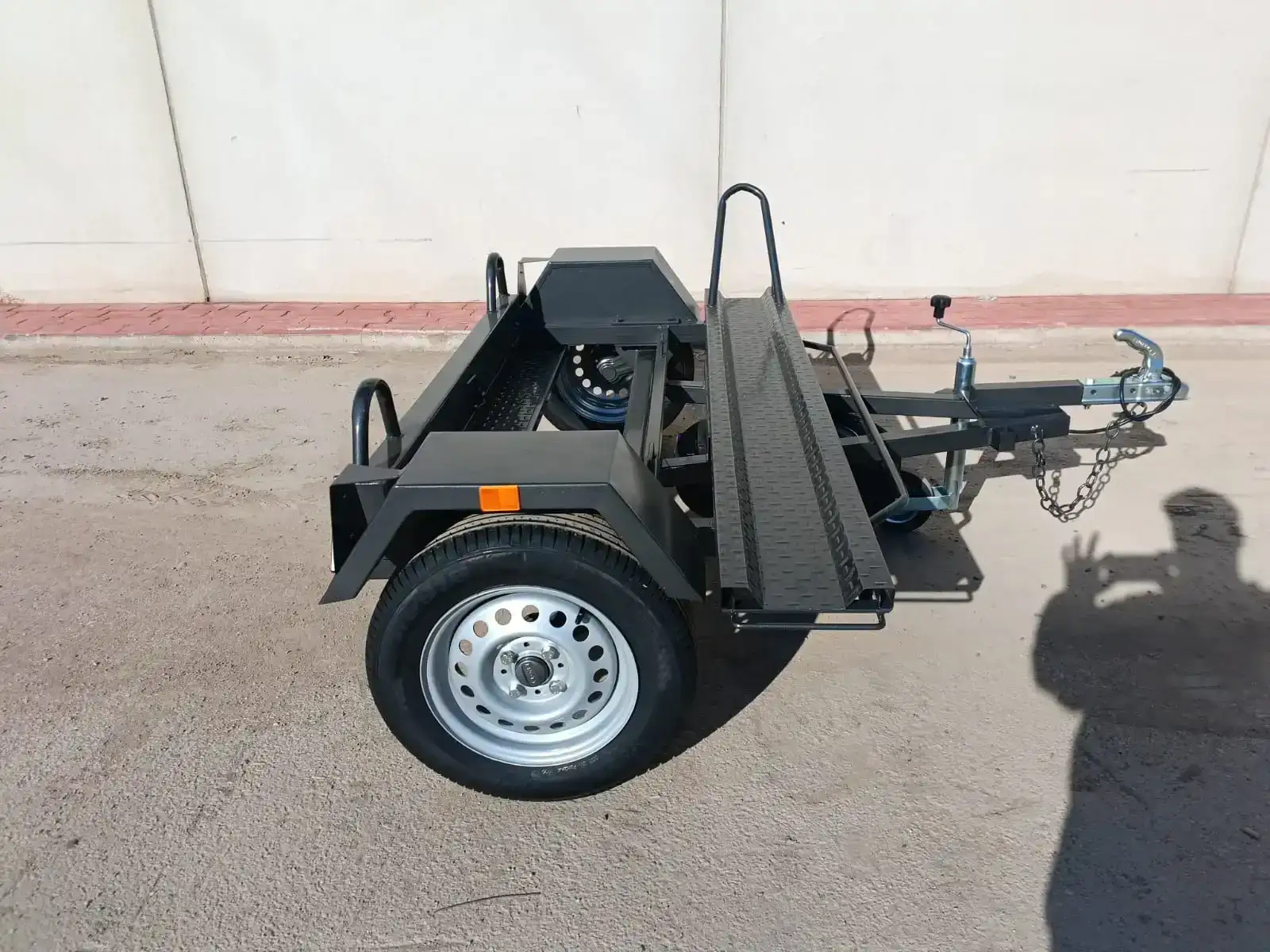 Remolque porta motos transversal para 1 moto - vista 4