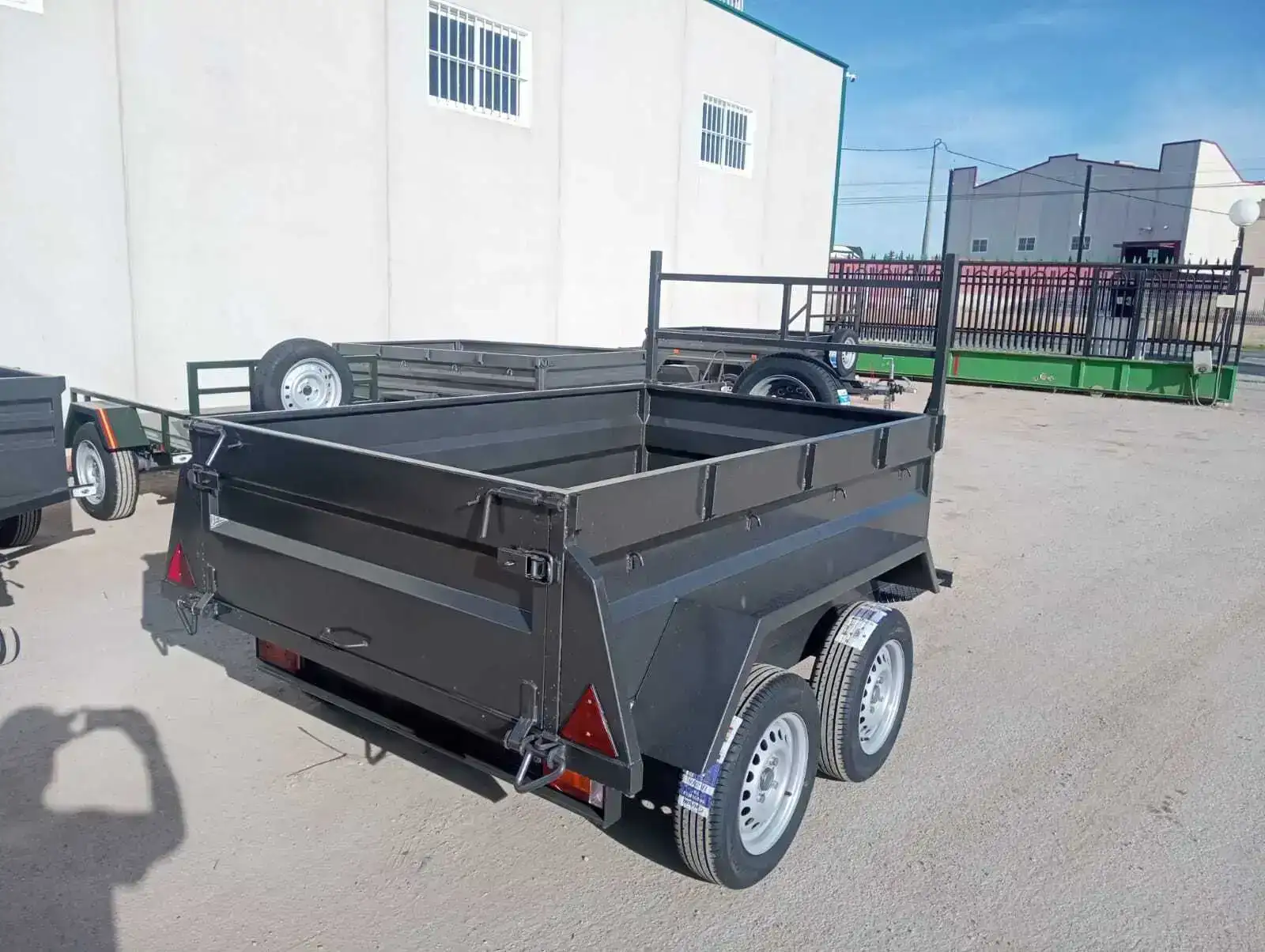 Remolque basculante 2 ejes 2200x1300x500 - vista 3