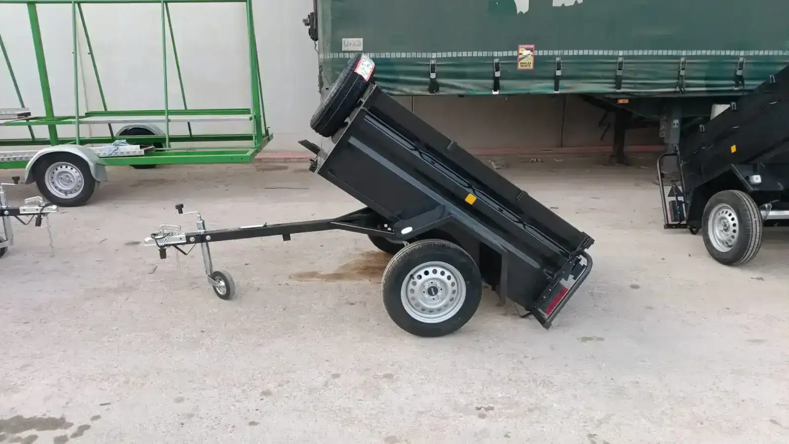 Remolque semibasculante 1 eje 1550x1200x520 | basculante-ruedas-por-fuera