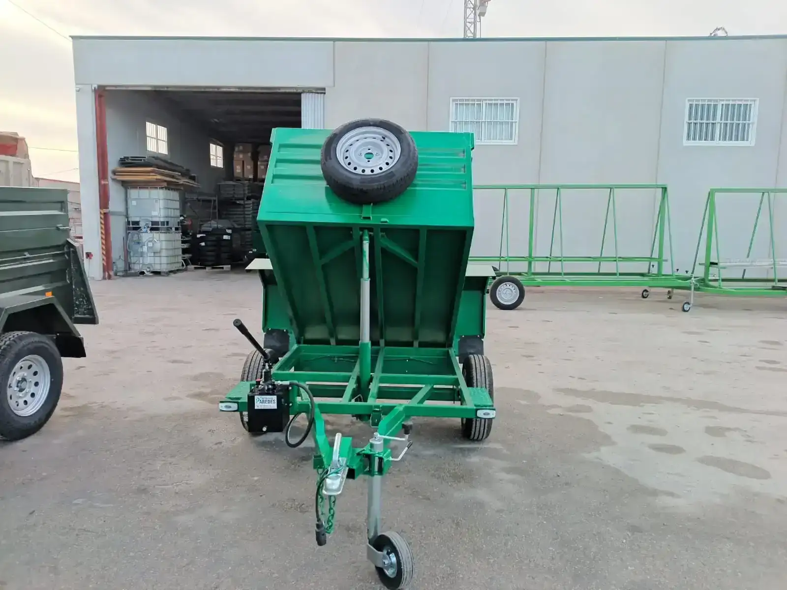 Remolque basculante 1 eje 1800x1300x600 - vista 2