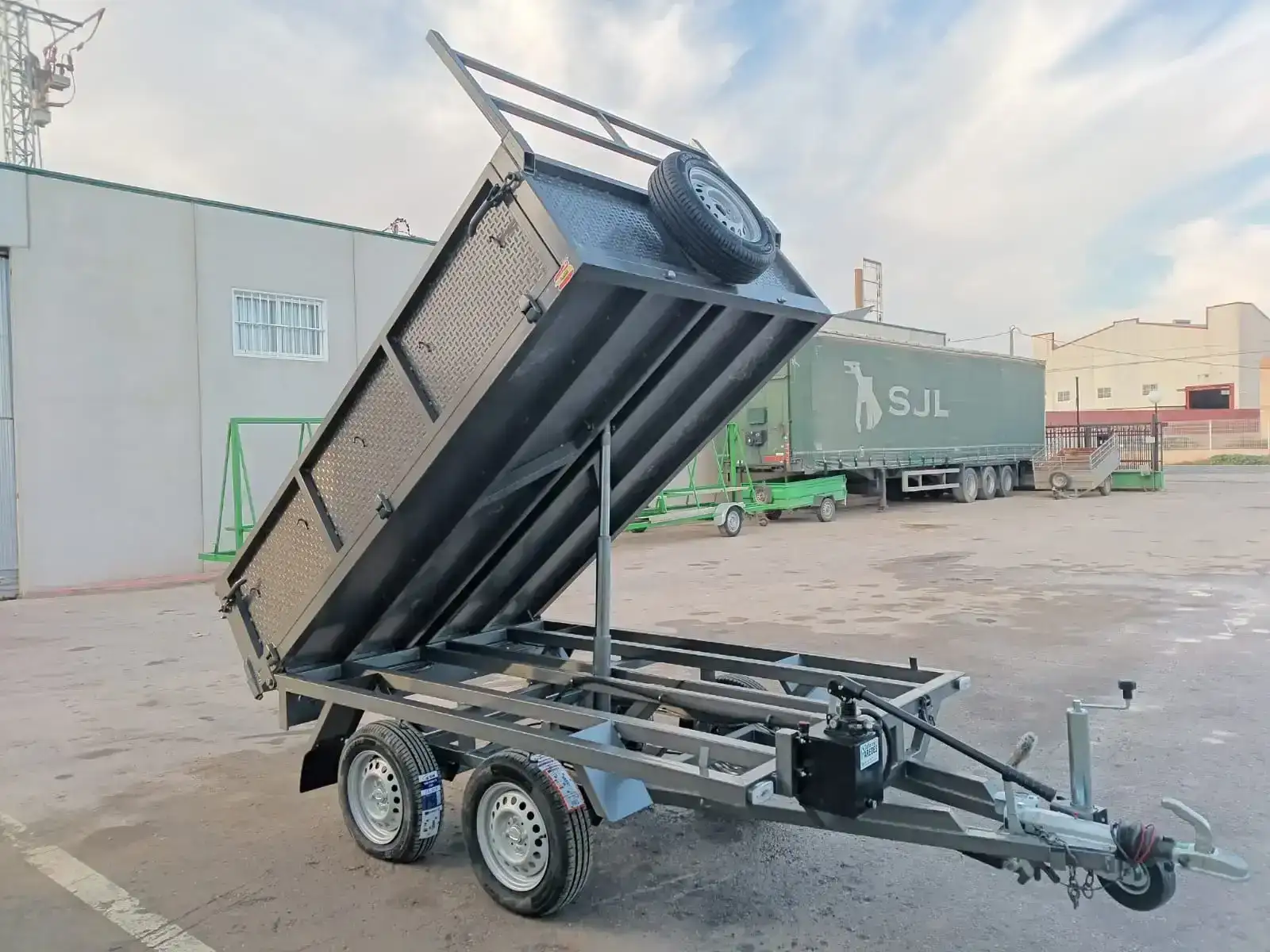 Remolque basculante 2 ejes 2600x1600X500 | Basculante ruedas por debajo