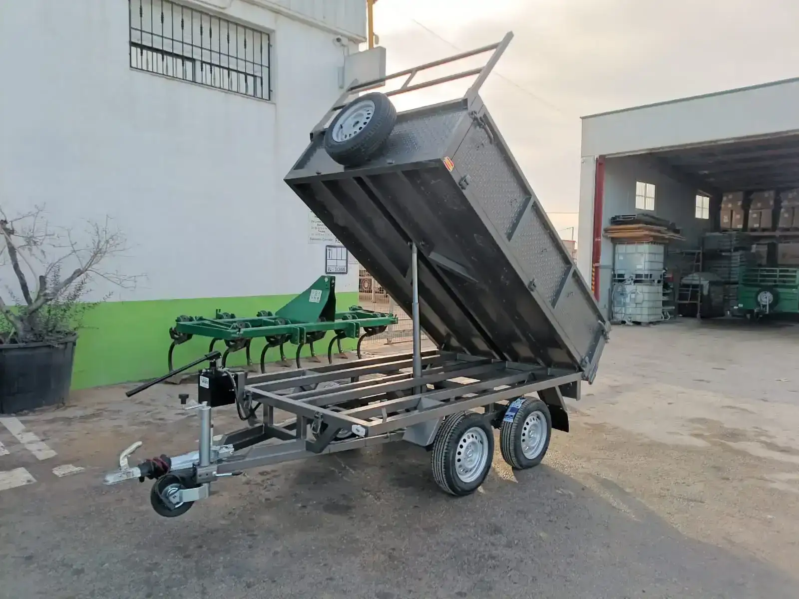 Remolque basculante 2 ejes 2600x1600X500 - vista 3