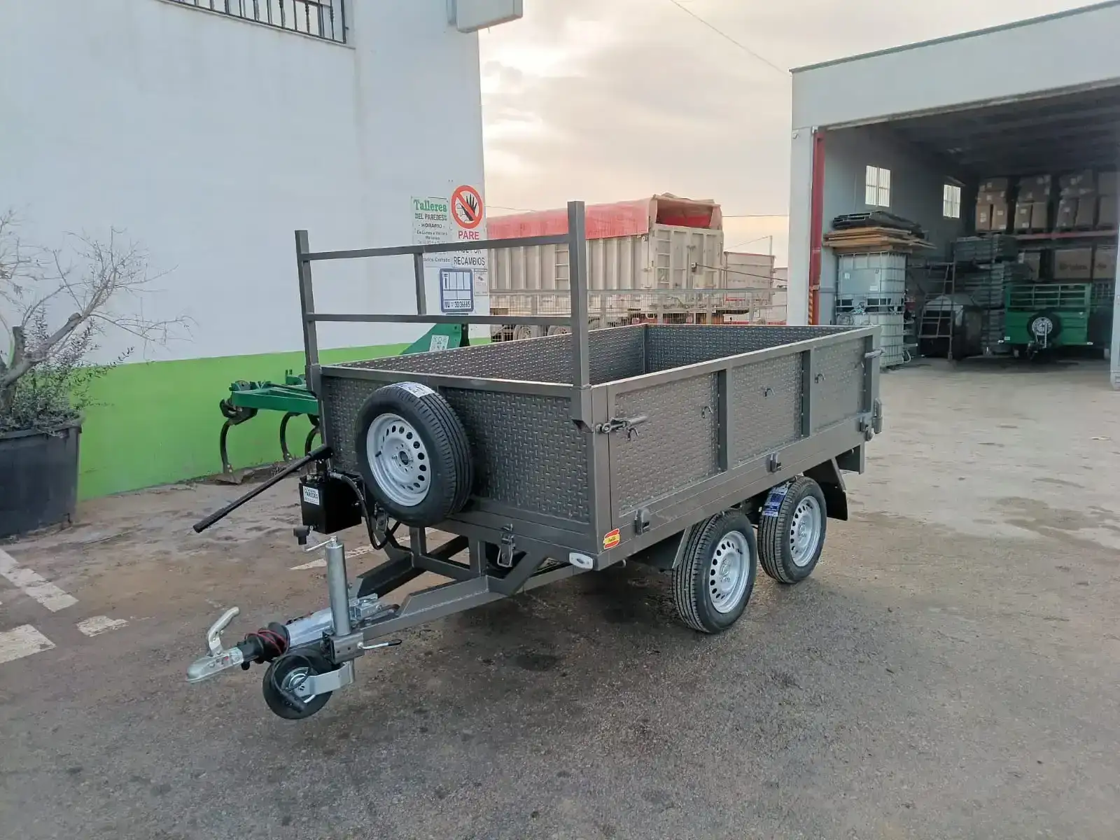 Remolque basculante 2 ejes 2600x1600X500 - vista 5