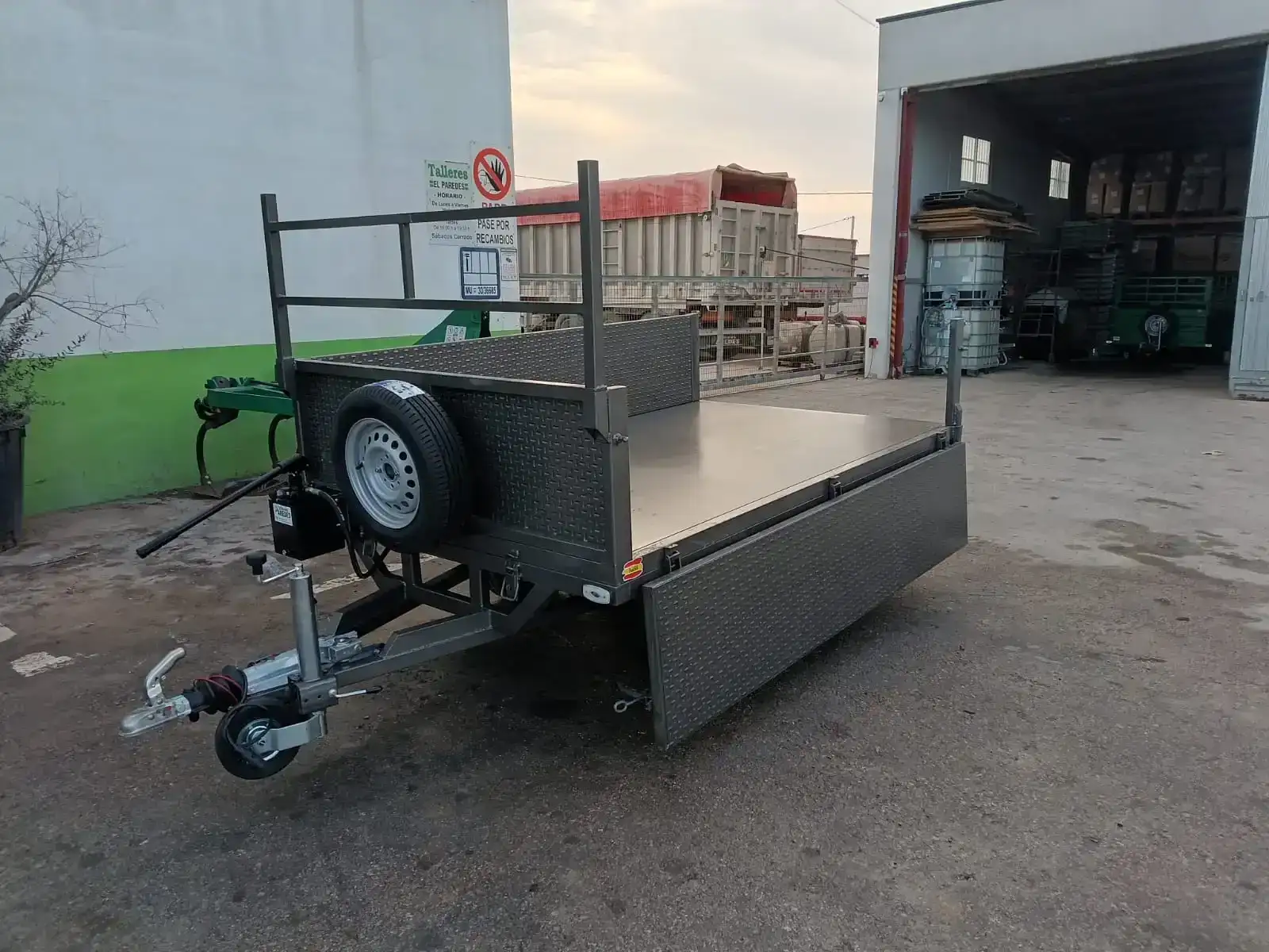 Remolque basculante 2 ejes 2600x1600X500 - vista 9