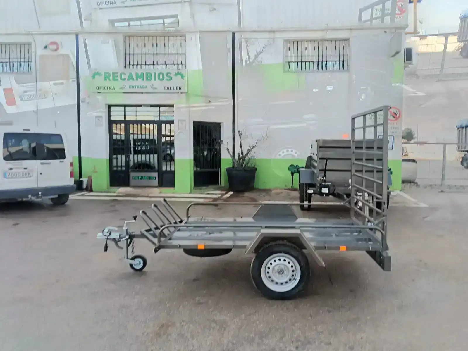 Remolque porta quads + motos - vista 5