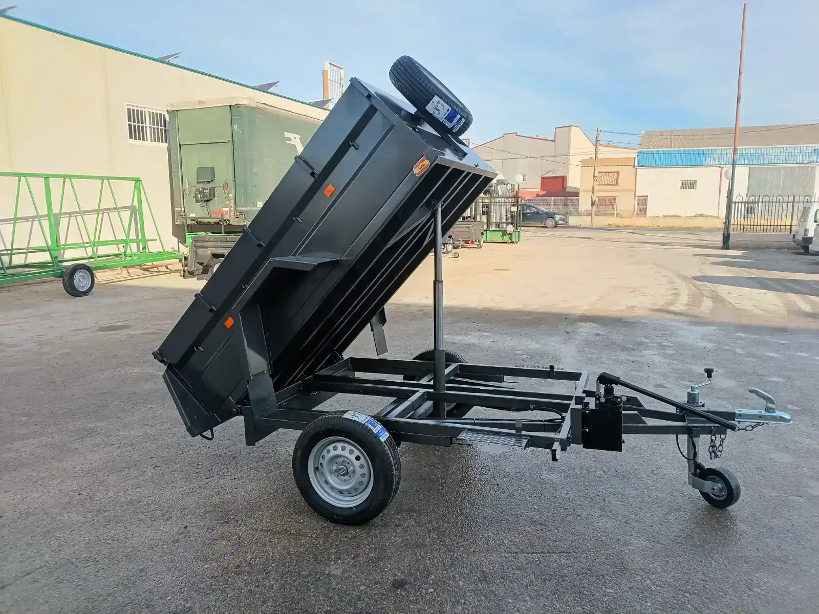 Remolque basculante 1 eje 2000x1300x500 - Imagen del producto